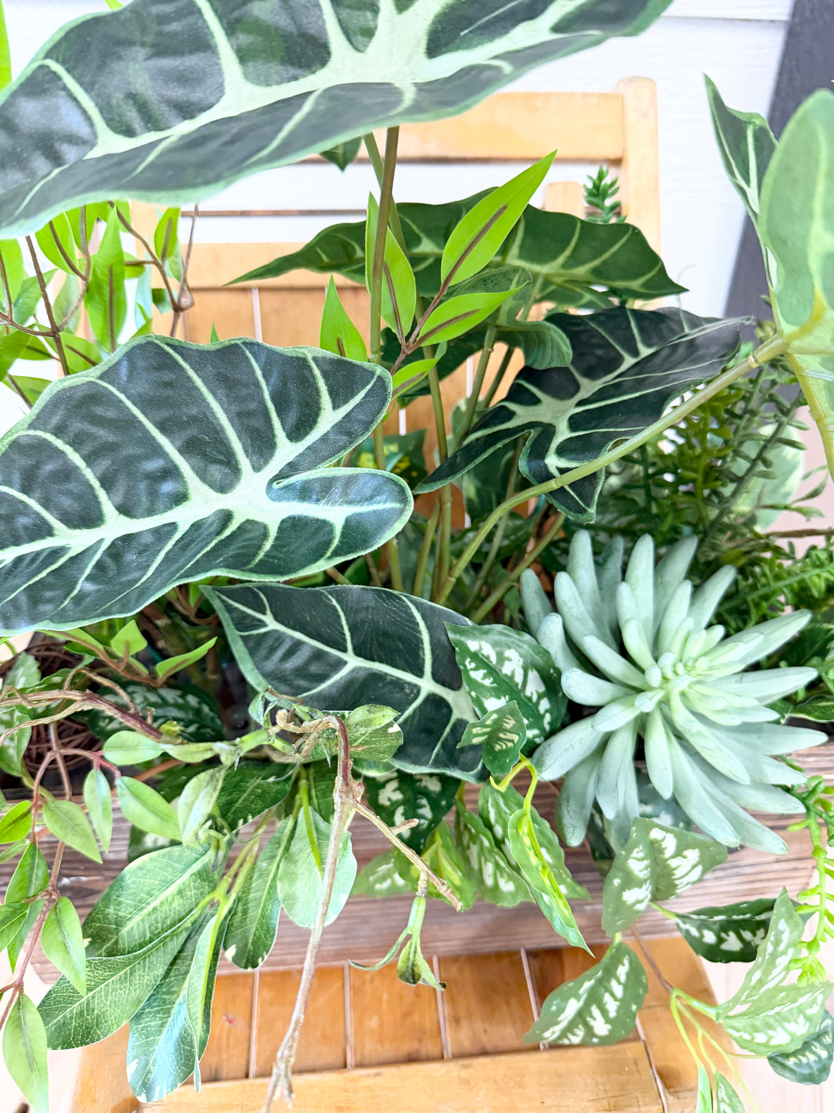 27" Emerald Haven Planter