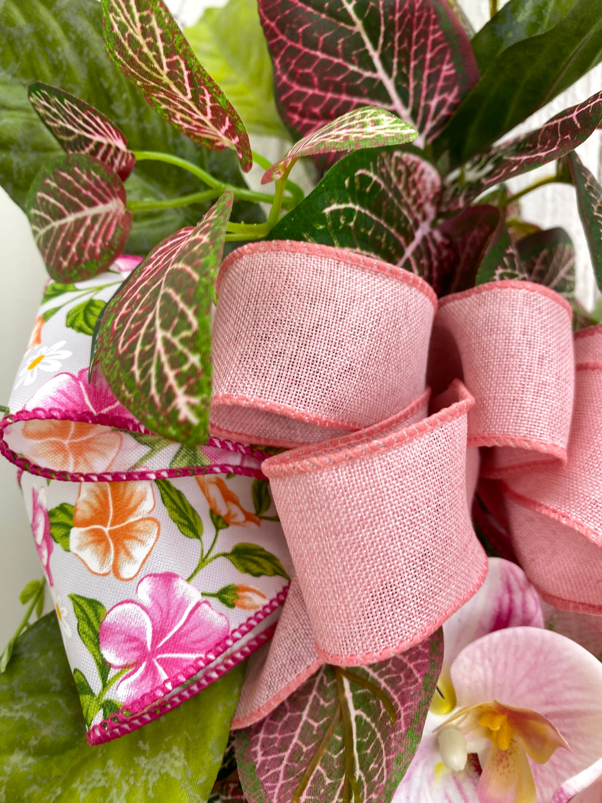 28" Cheery Cottage Swag