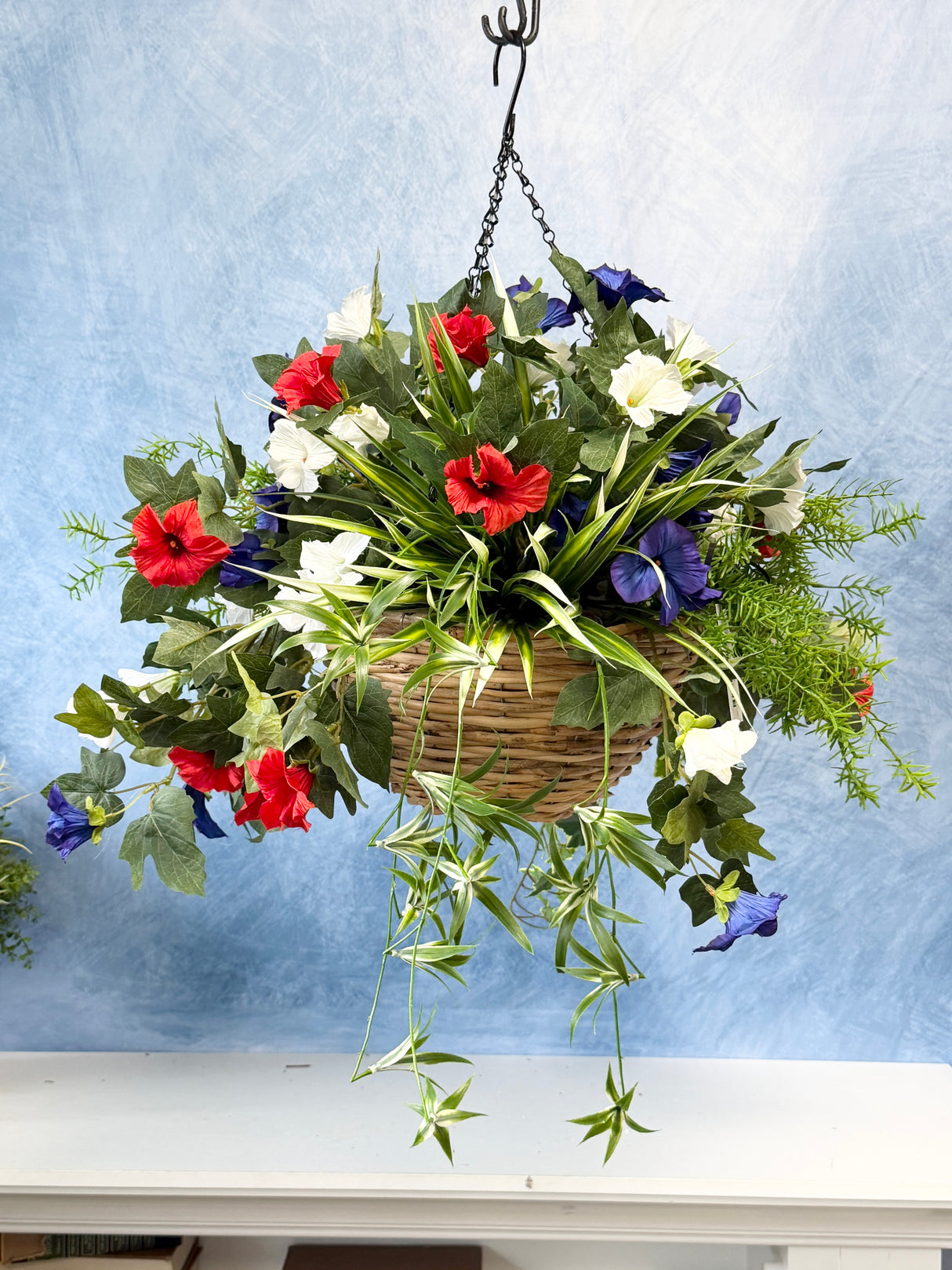 28" UV American Dream Hanging Basket