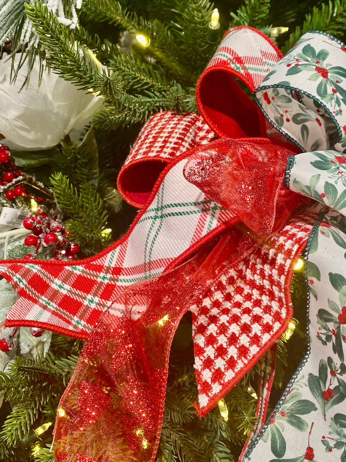 15" Mistletoe Memories Bow