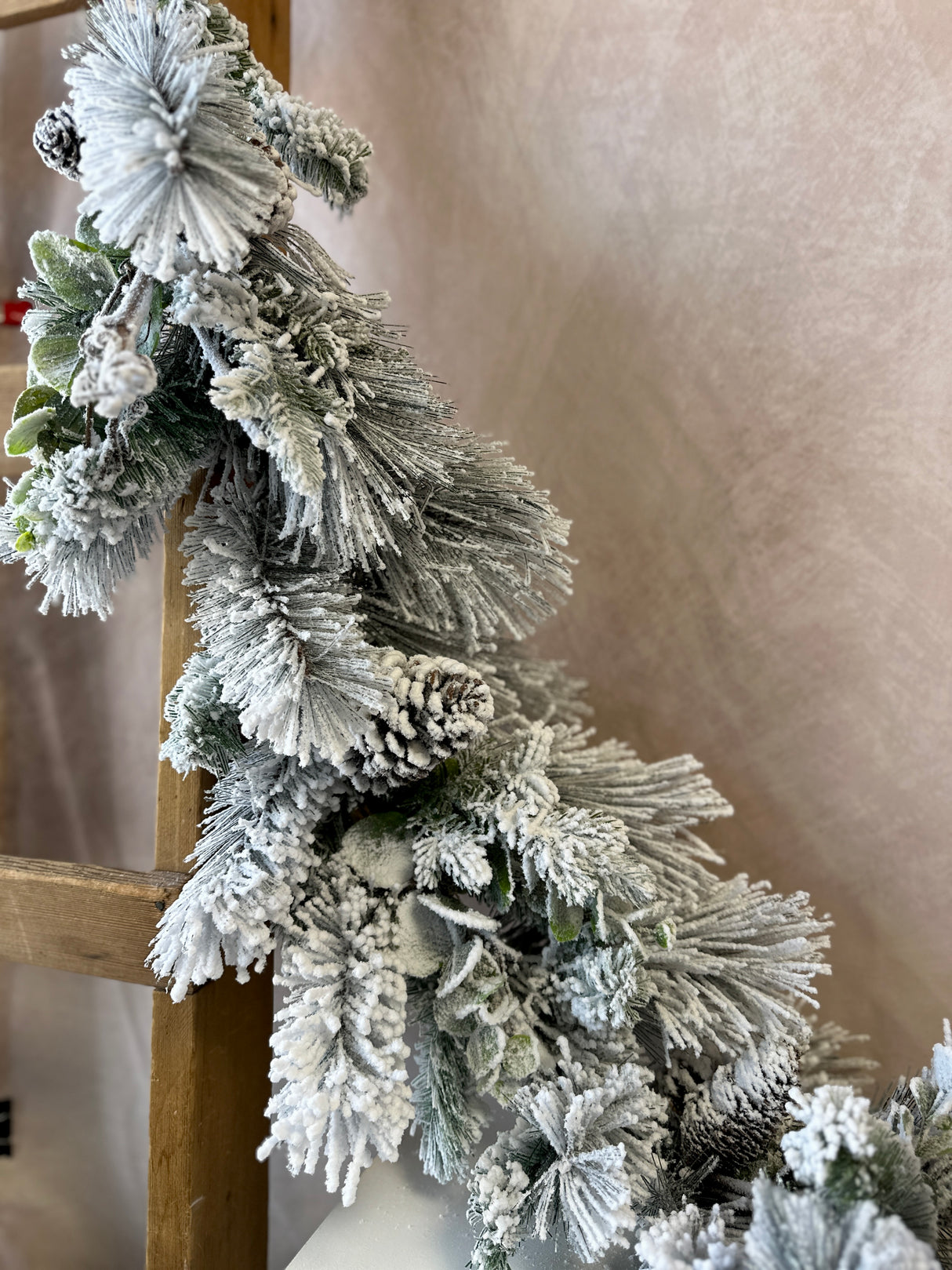 5' Snow Pine Euc Leaves Garland