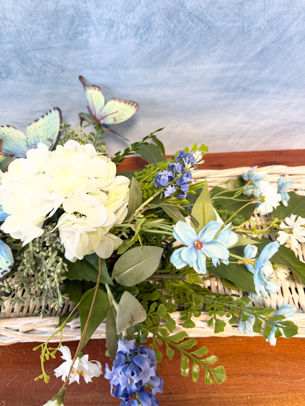 29" Butterfly In Flight Swag