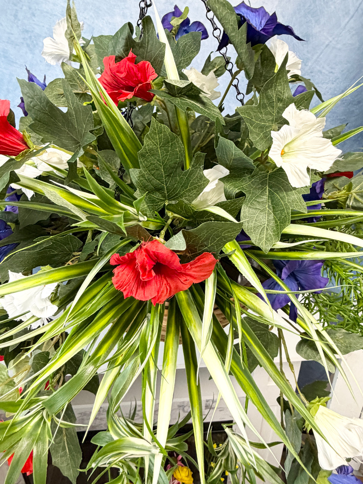 28" UV American Dream Hanging Basket