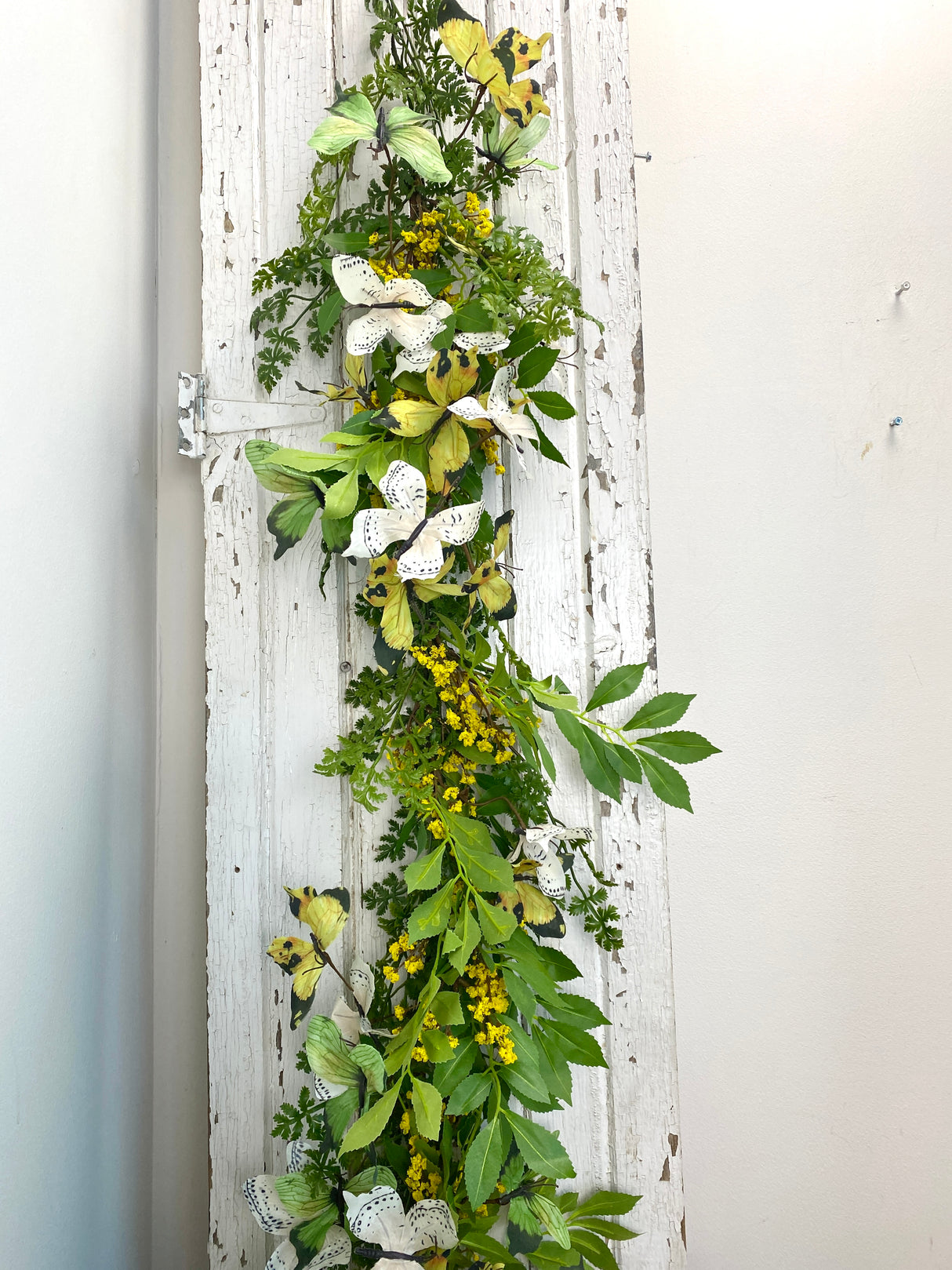 65" Golden Flutter Garland