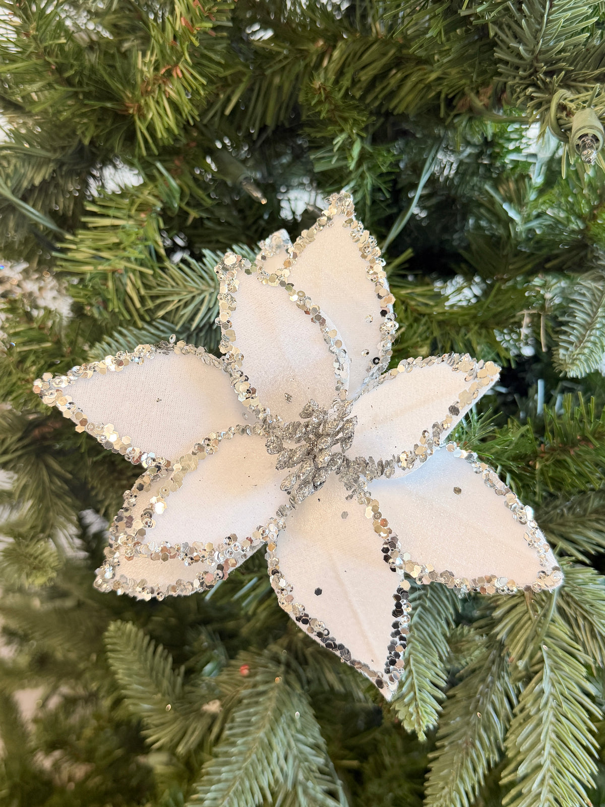 White Poinsettia Sequin Edge Clip