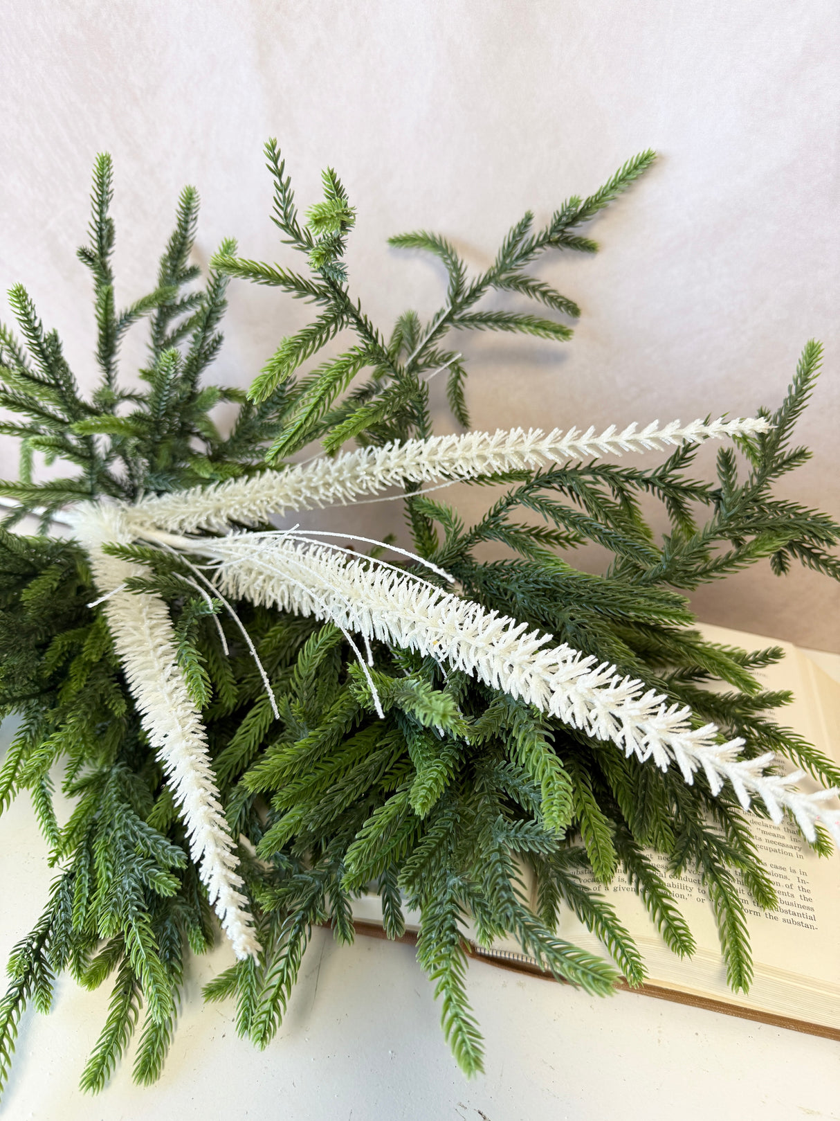 White Glitter Winteresting Spray