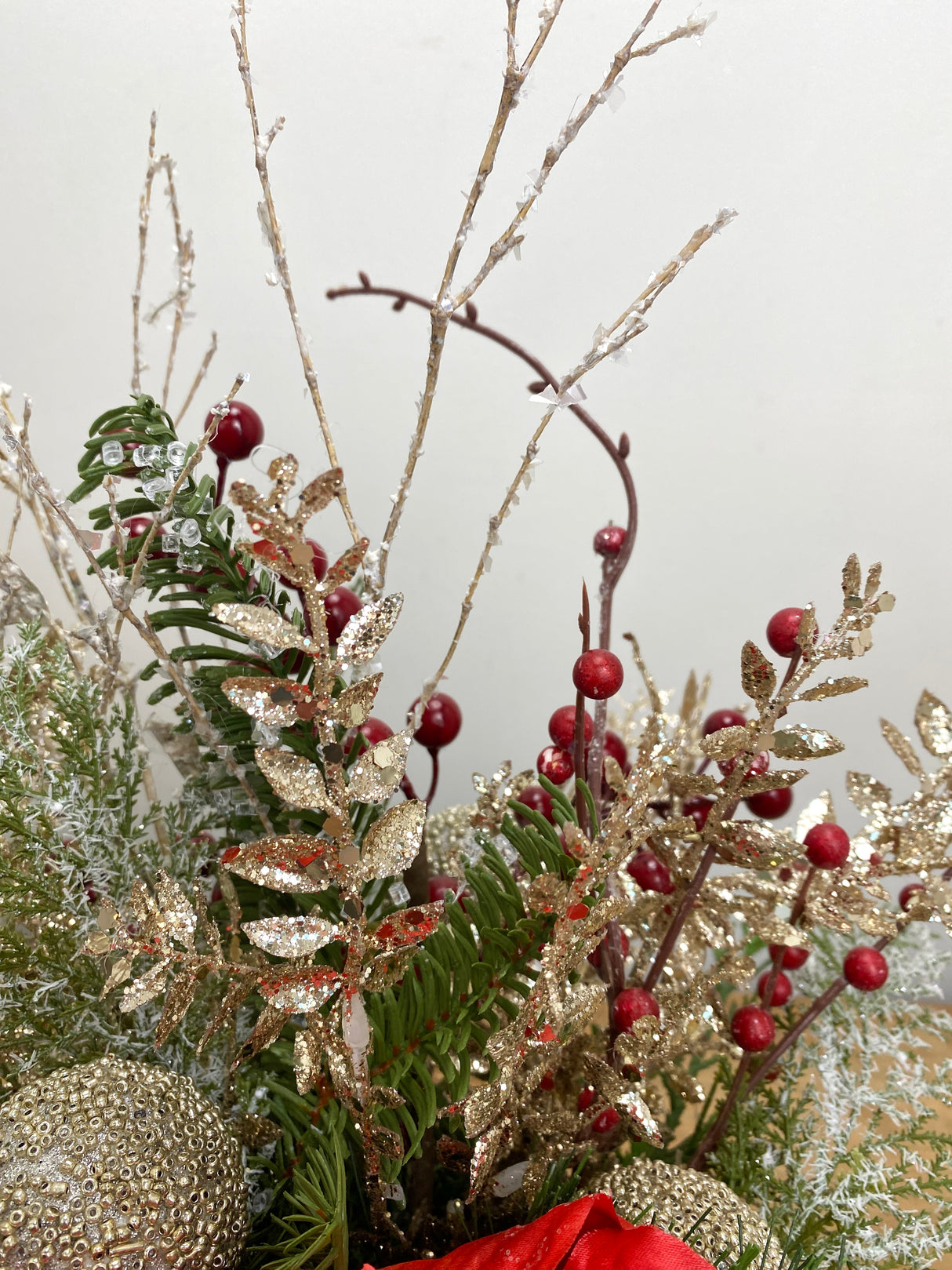 18" Cabin Christmas Glow