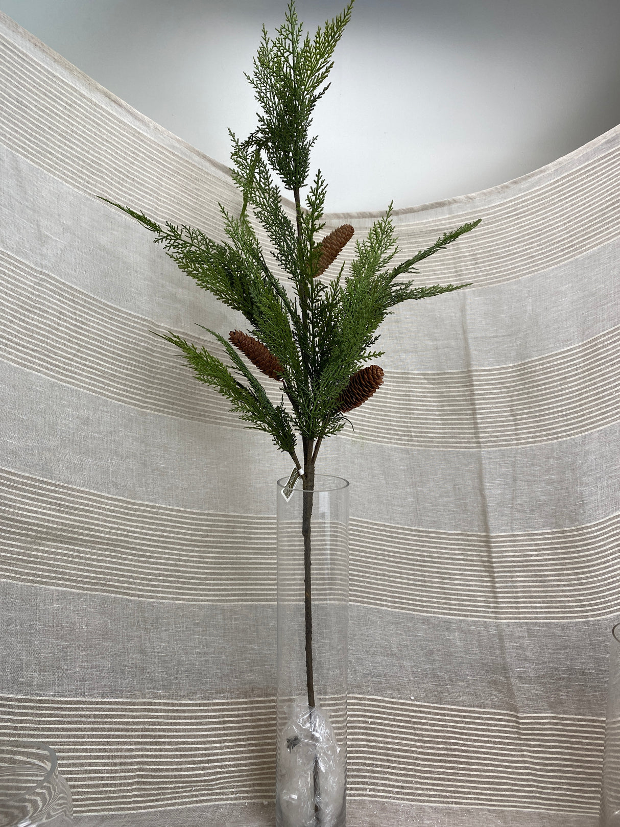 Drama Pinecone Cedar Spray