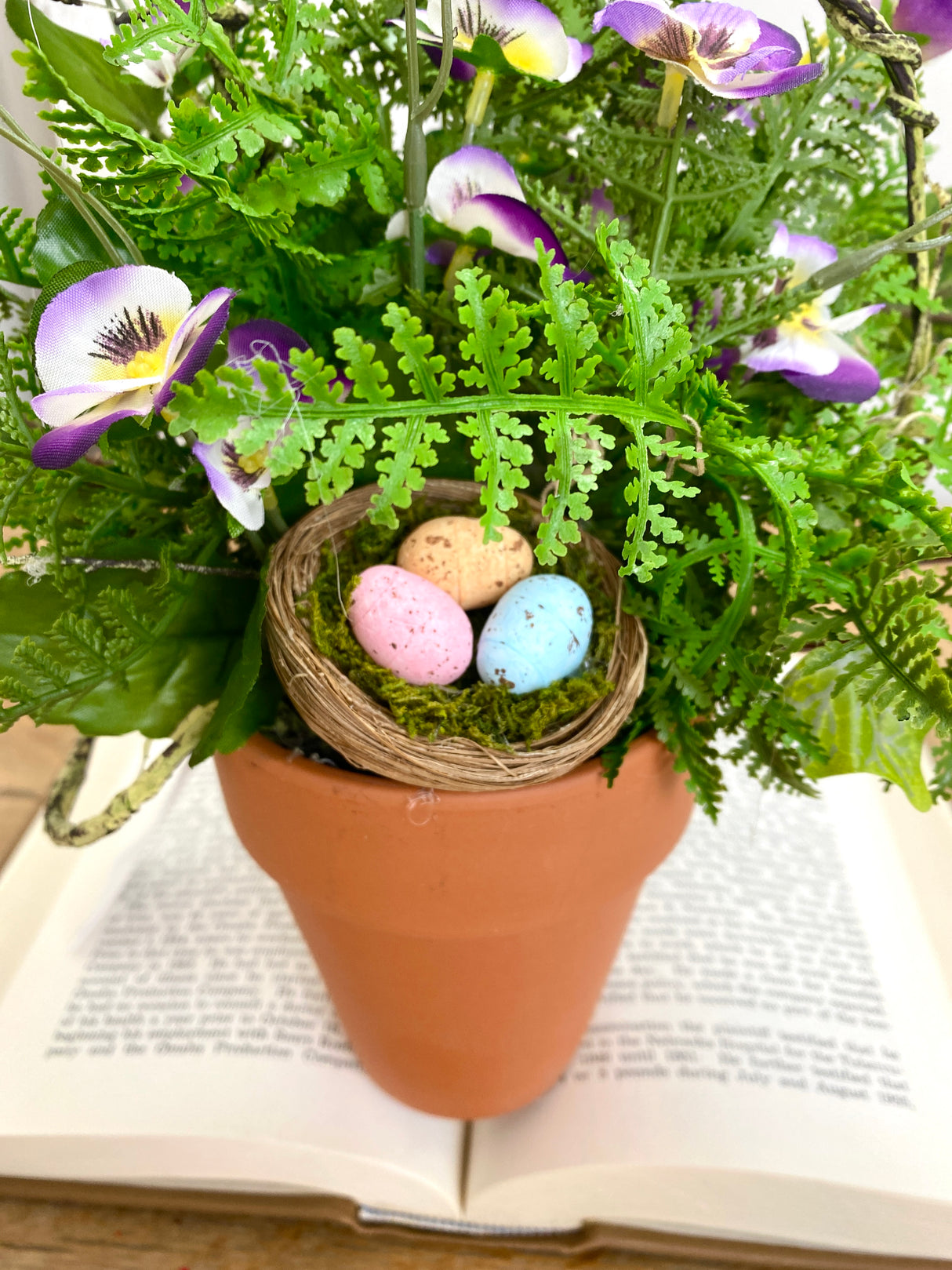 10" Hunting Eggs Centerpiece