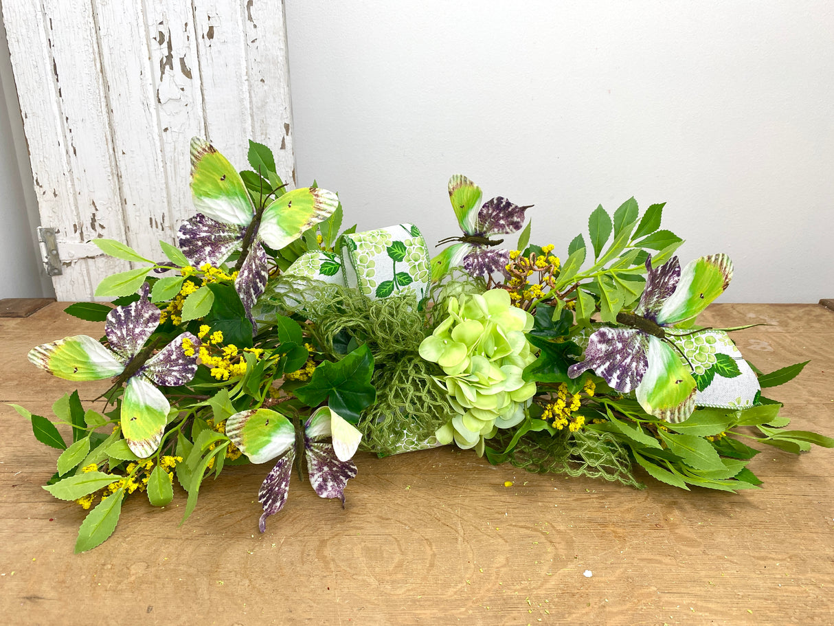 26" Wild Flower Walk Swag