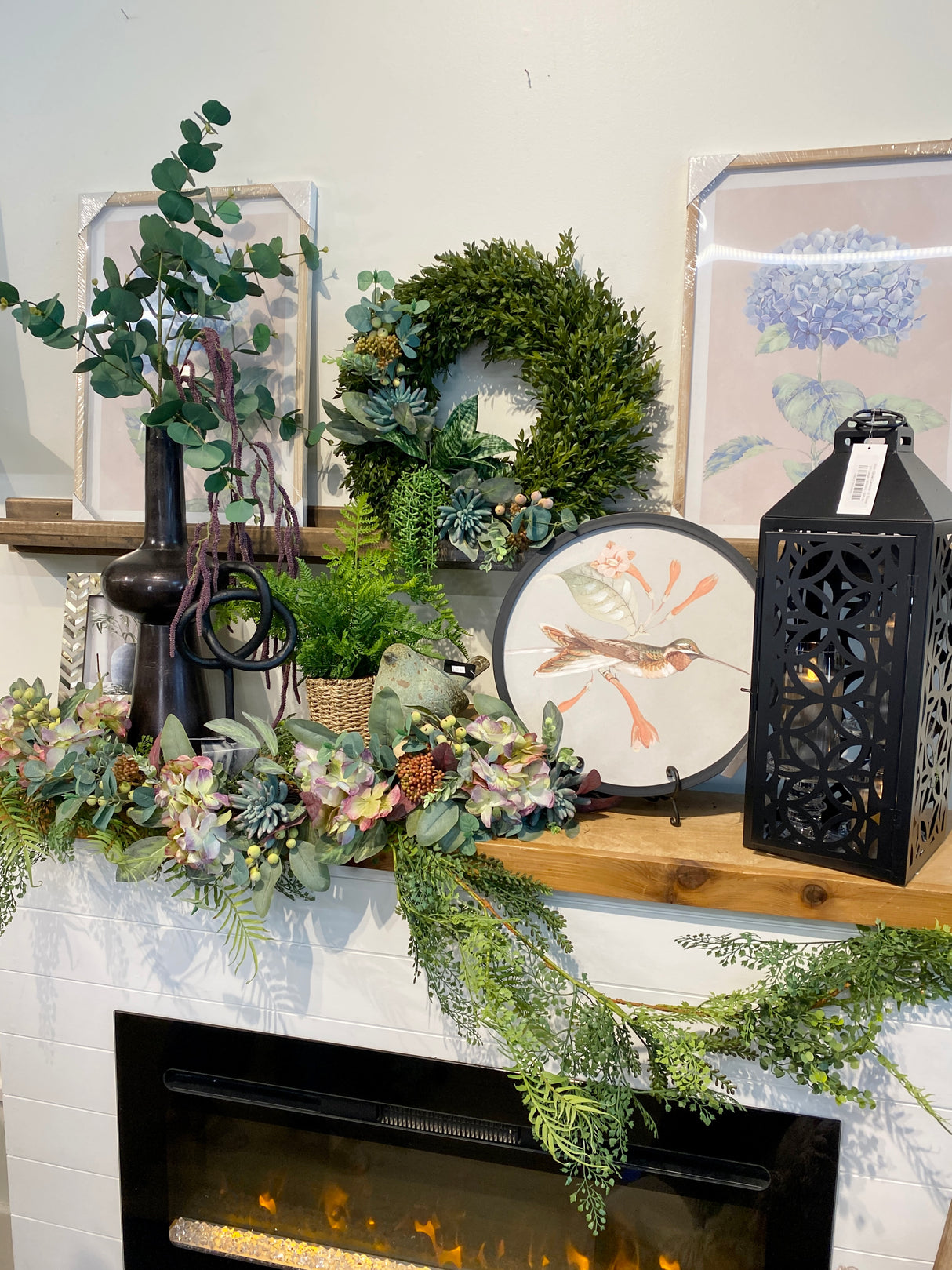 Round Hummingbird Print - 2 Styles