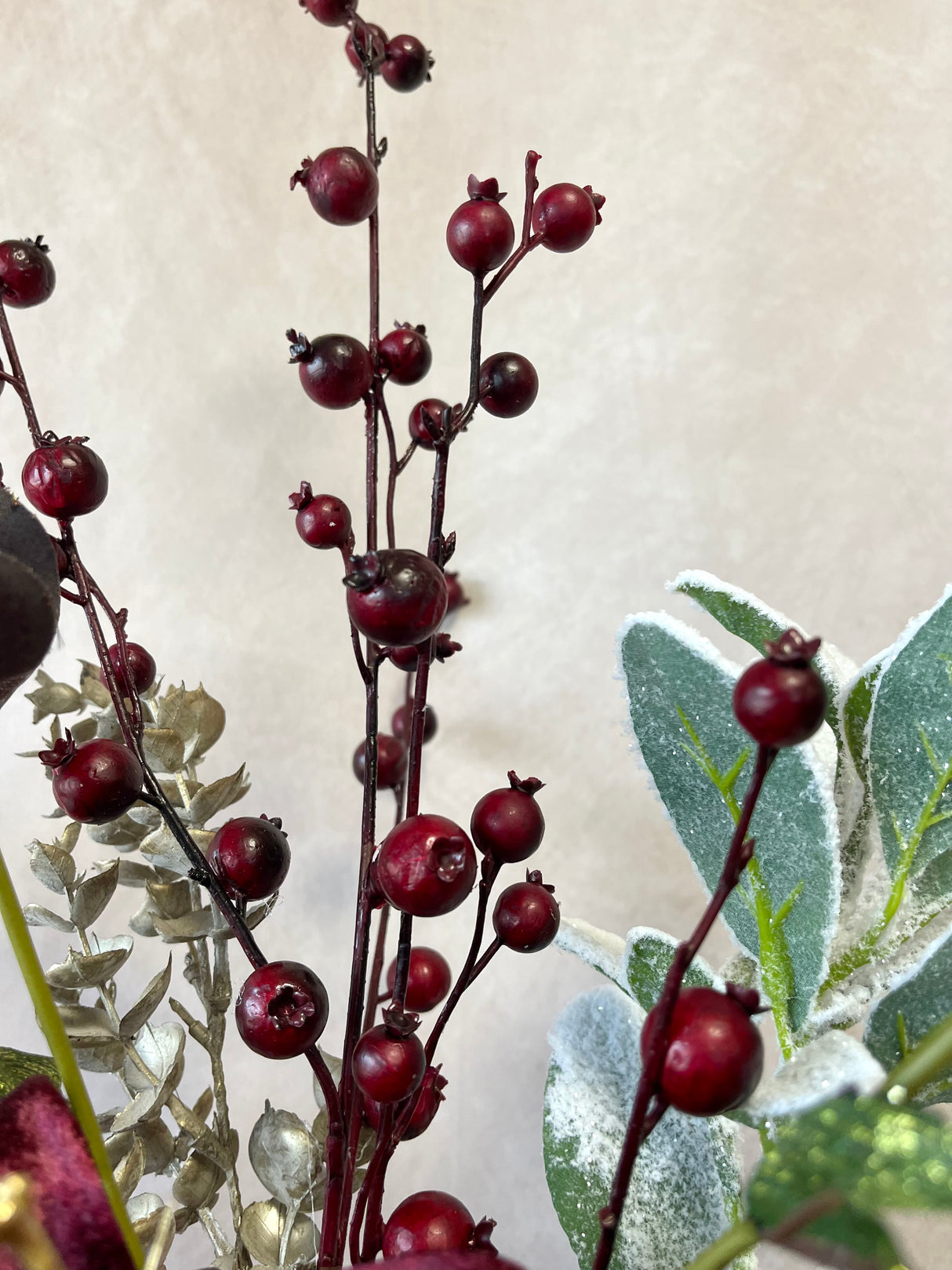 32" Frozen Beauty Centerpiece