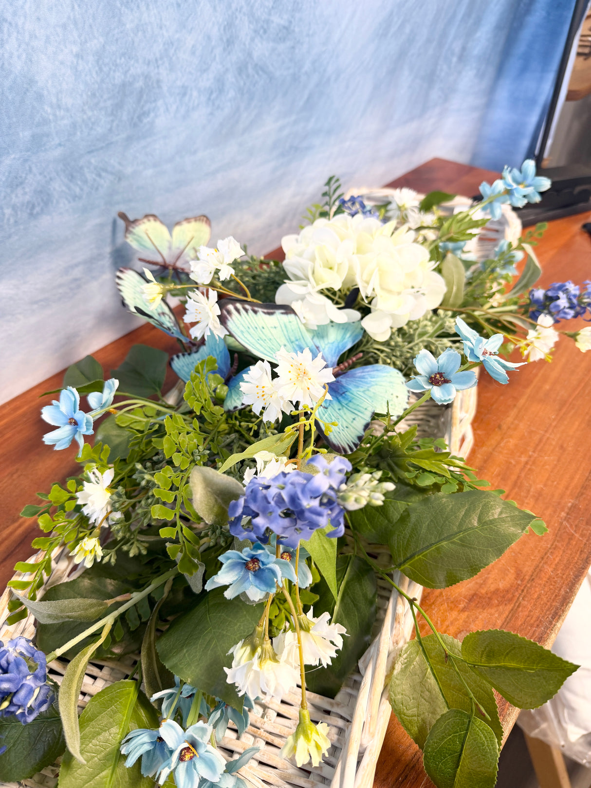 29" Butterfly In Flight Swag