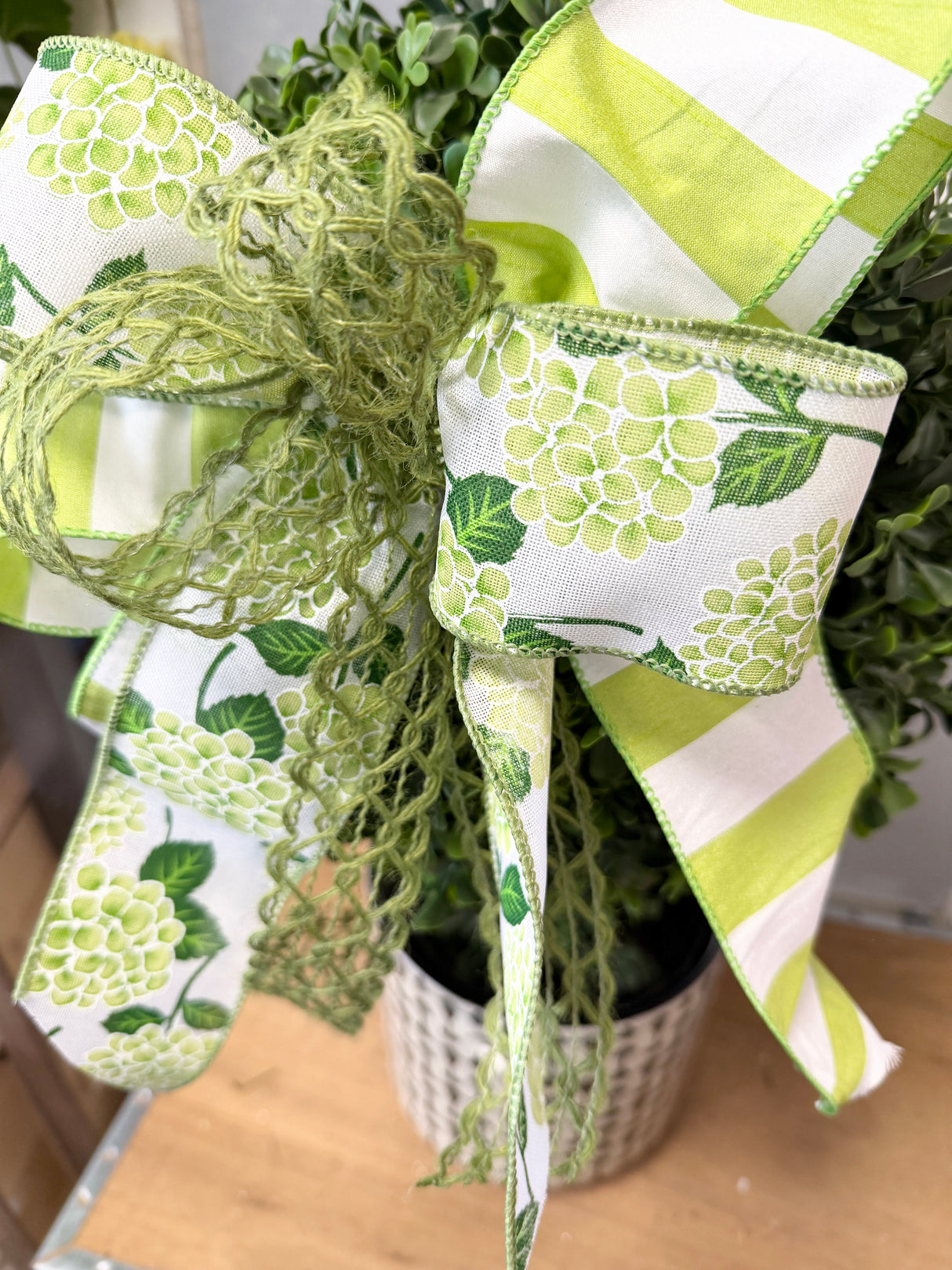 12" Fresh Greens Bow