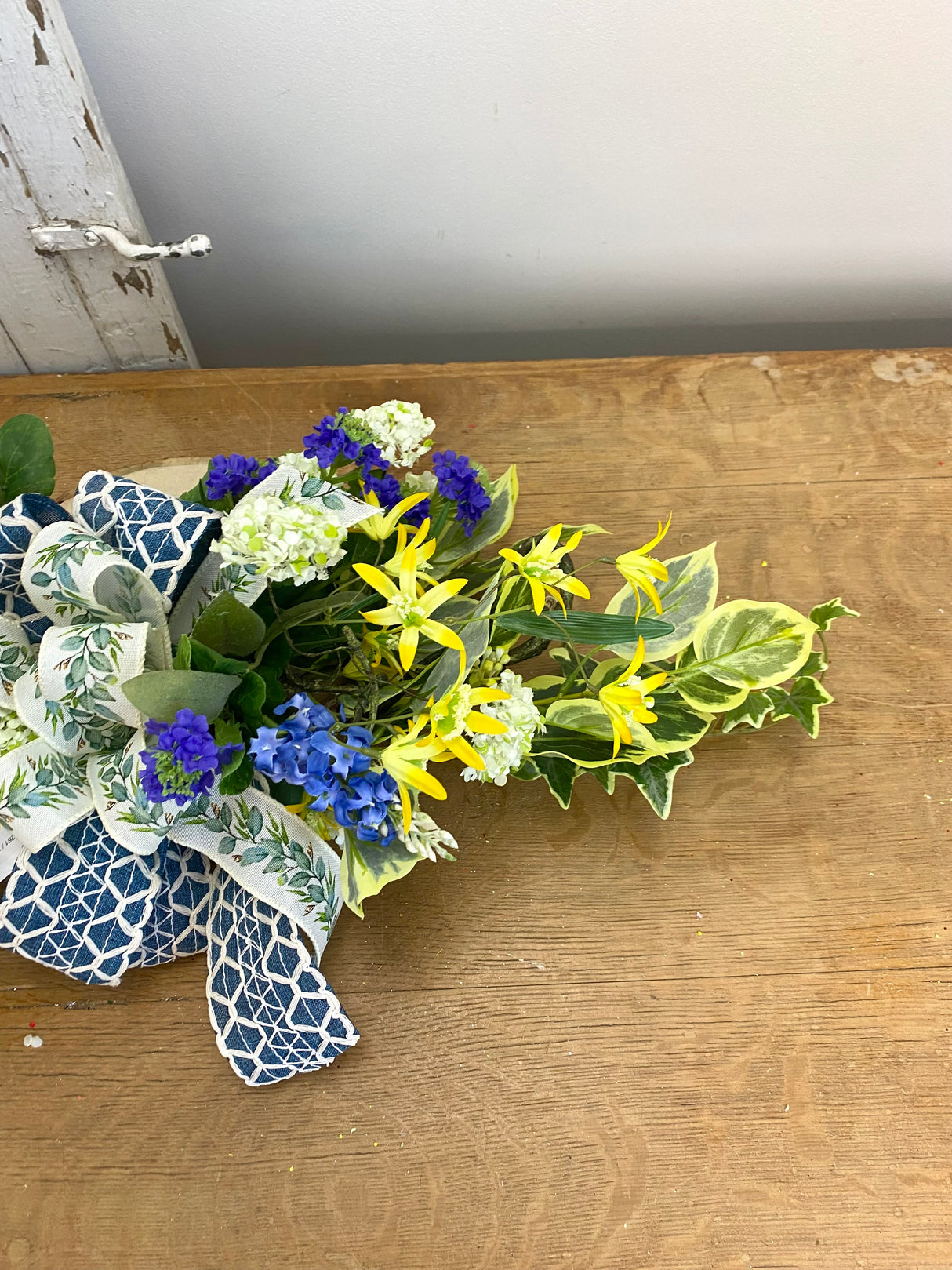 25" Painters Garden Delight Swag