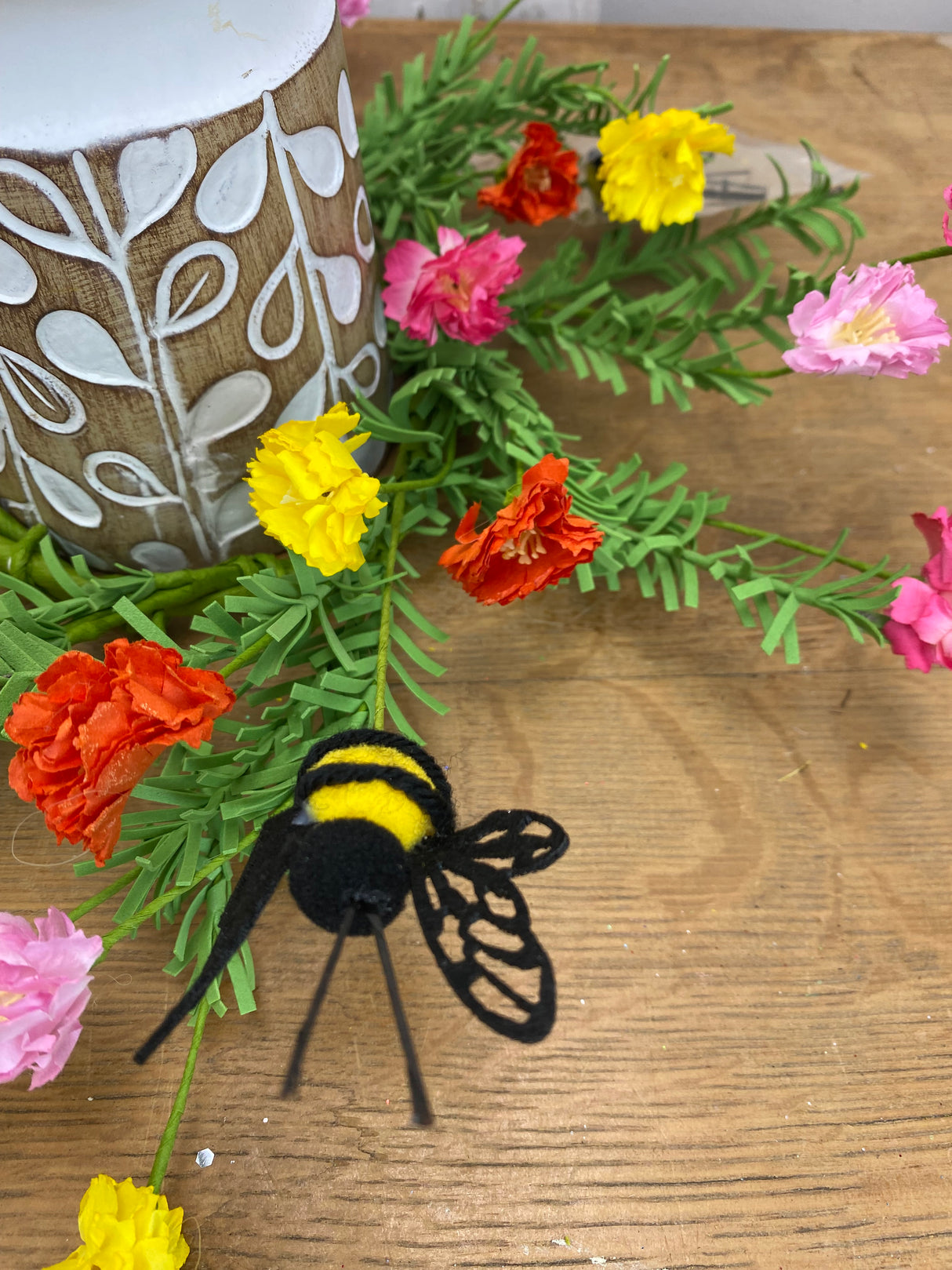 Summer Days Bee Candle Ring
