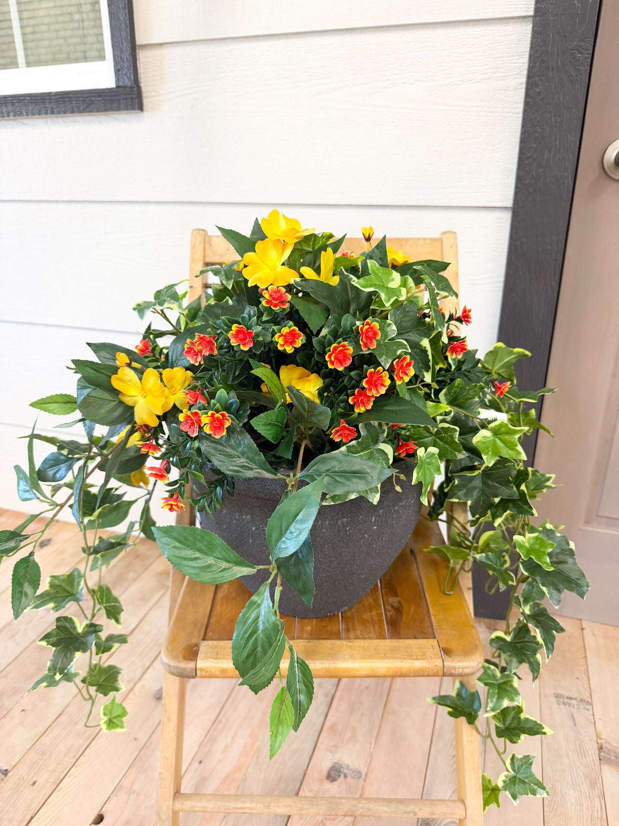 23" Sunlit Garden Cascade Porch Pot