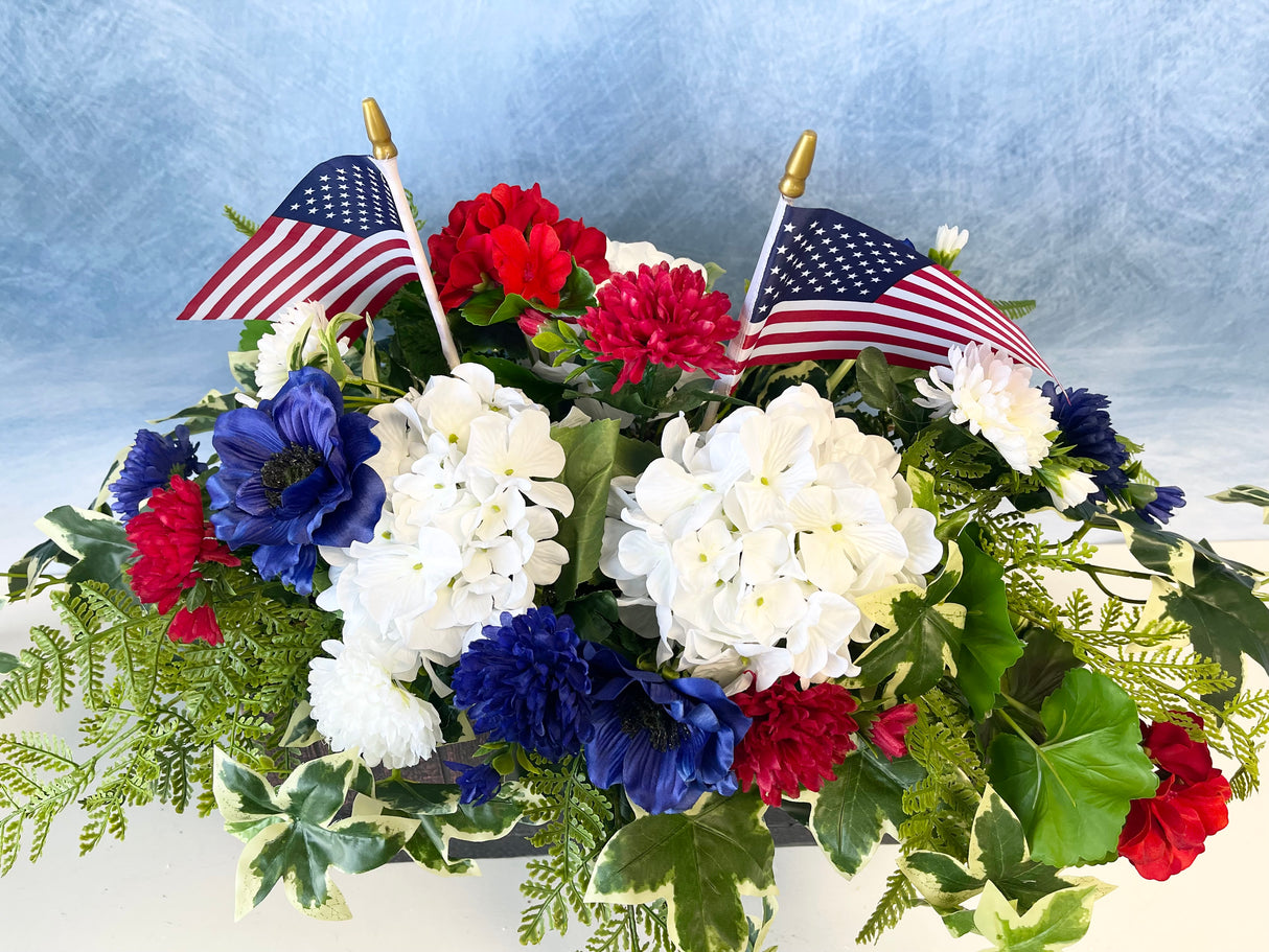 31" Stars & Stripes Memorial Saddle