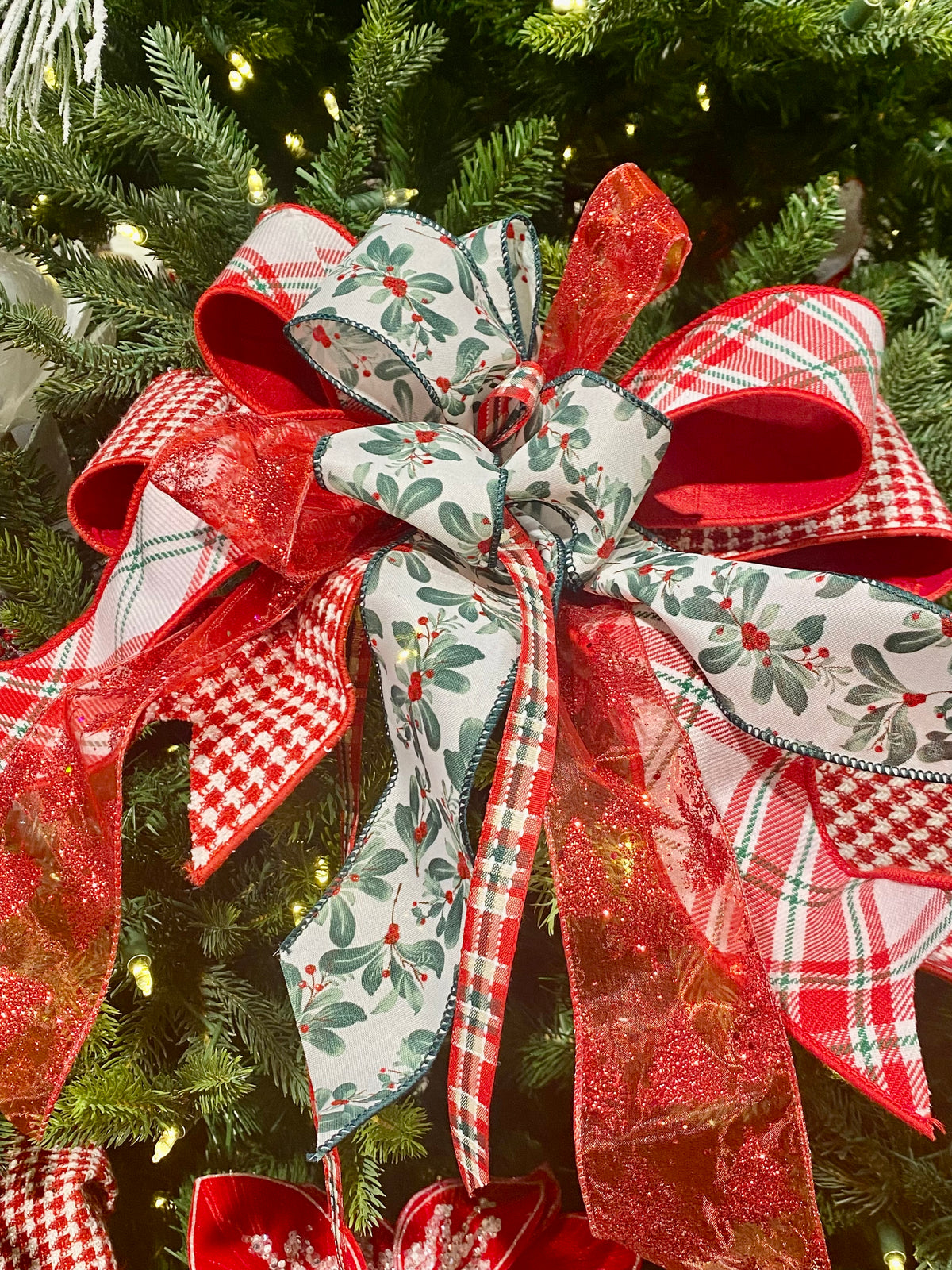15" Mistletoe Memories Bow