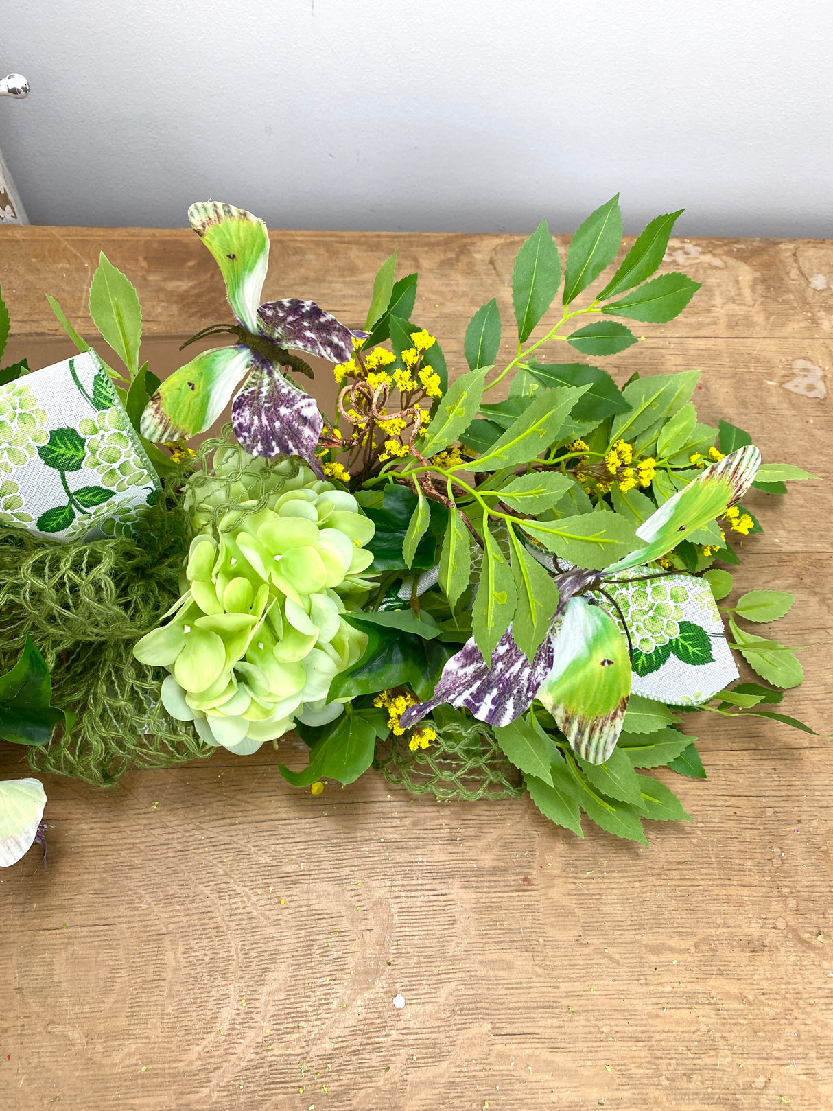 26" Wild Flower Walk Swag