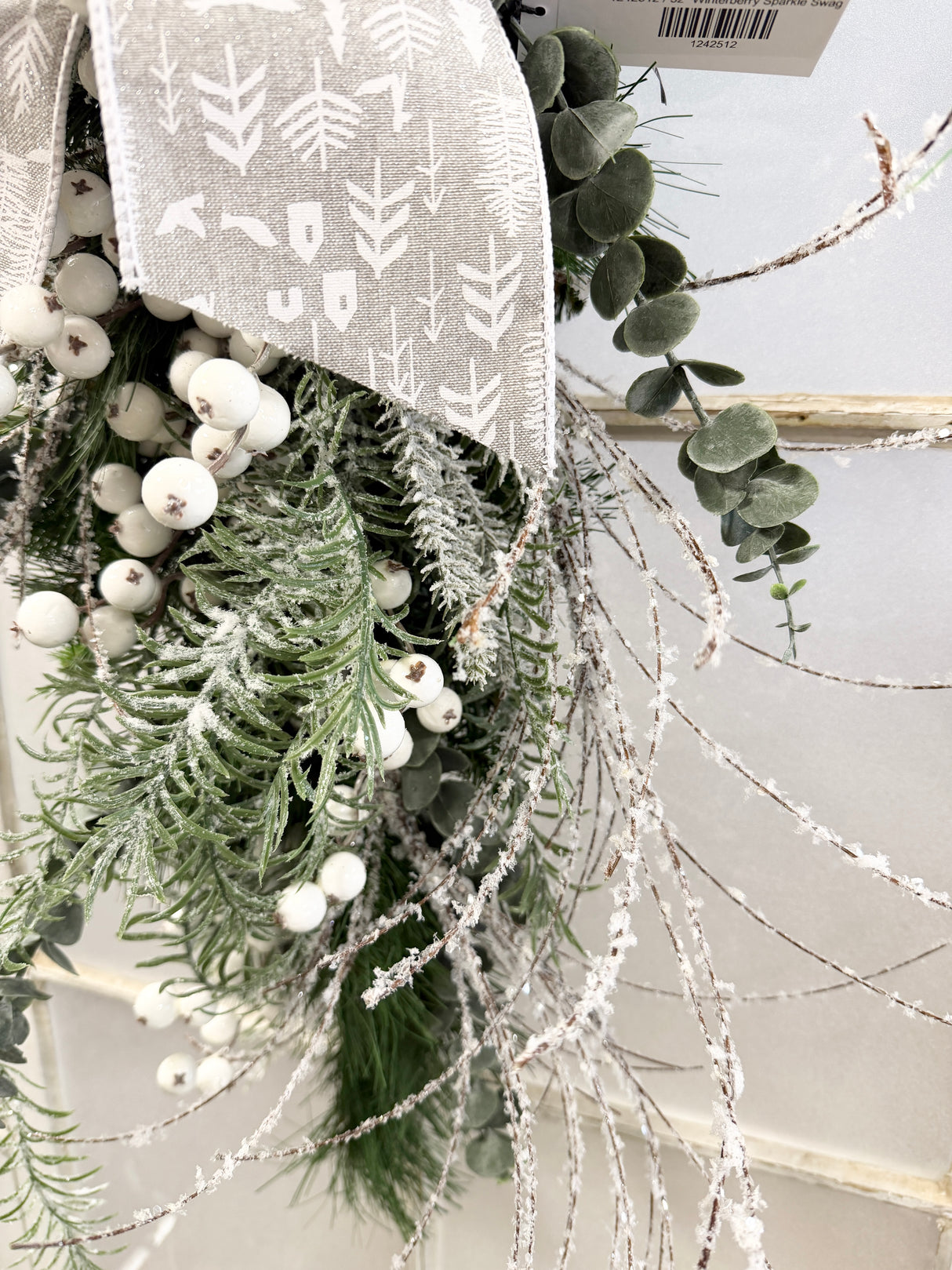 32" Winterberry Sparkle Swag