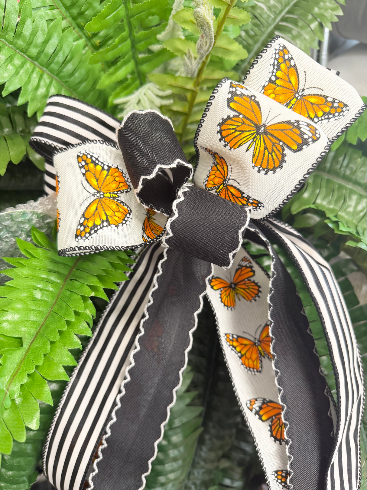13" Butterfly Kiss Bow