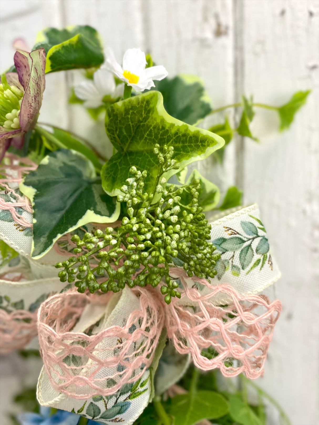 18" Delicate Dawn Vertical Swag