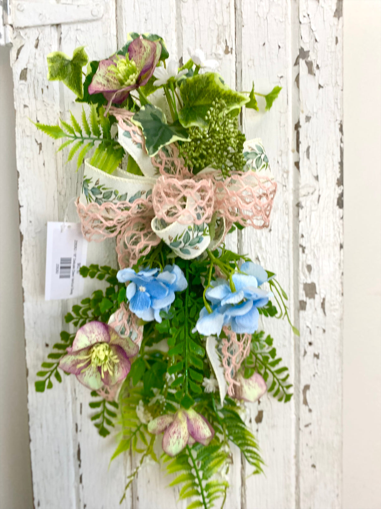 18" Delicate Dawn Vertical Swag