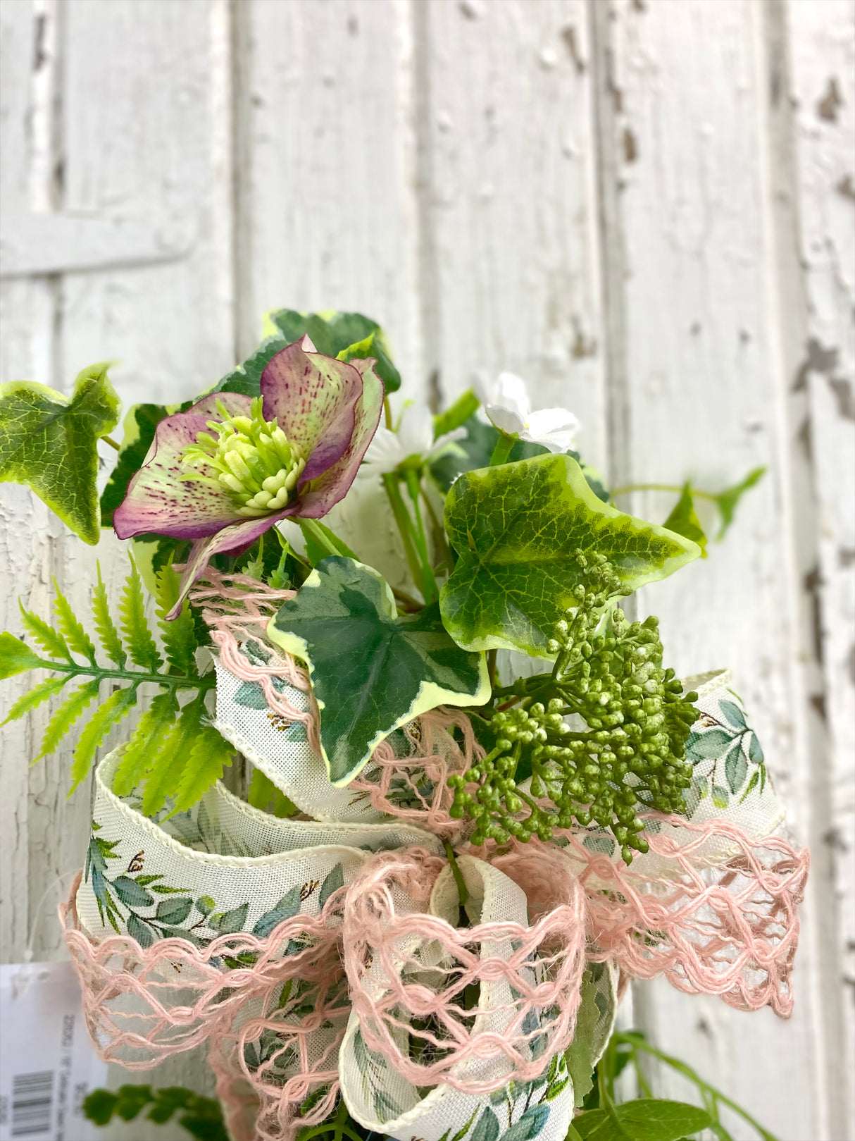 18" Delicate Dawn Vertical Swag