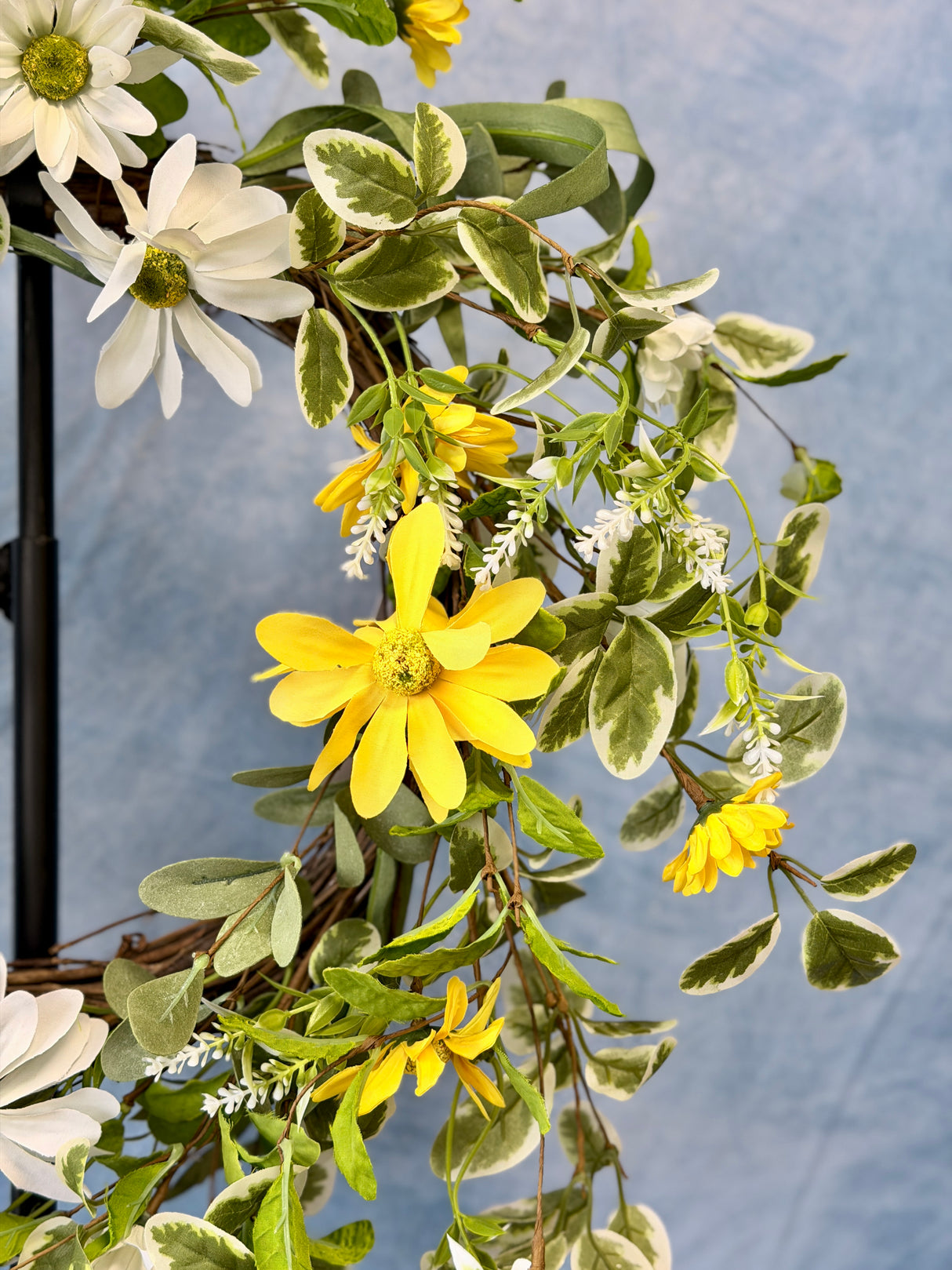 White & Yellow Daisy Wreath
