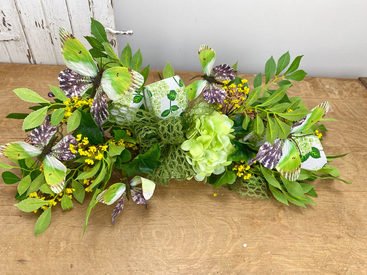 26" Wild Flower Walk Swag