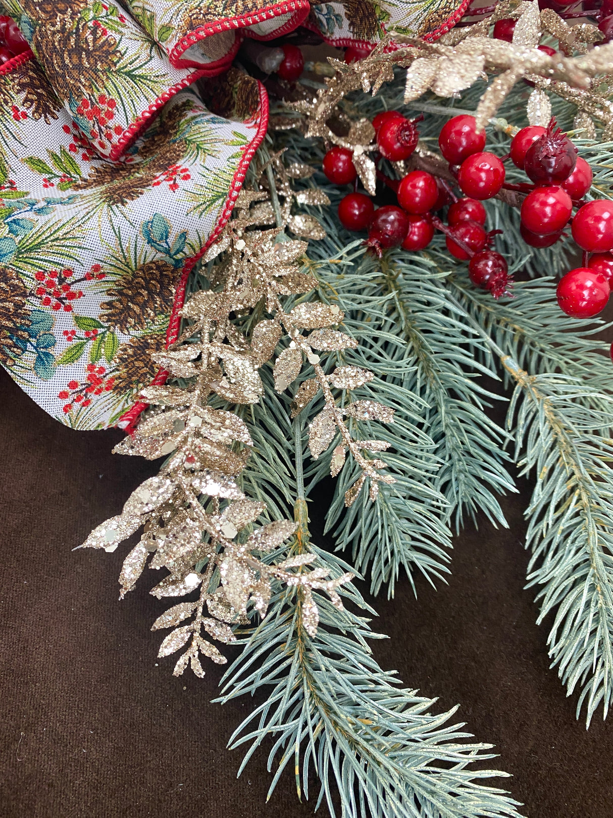 25" Merry Mistle Magic Swag