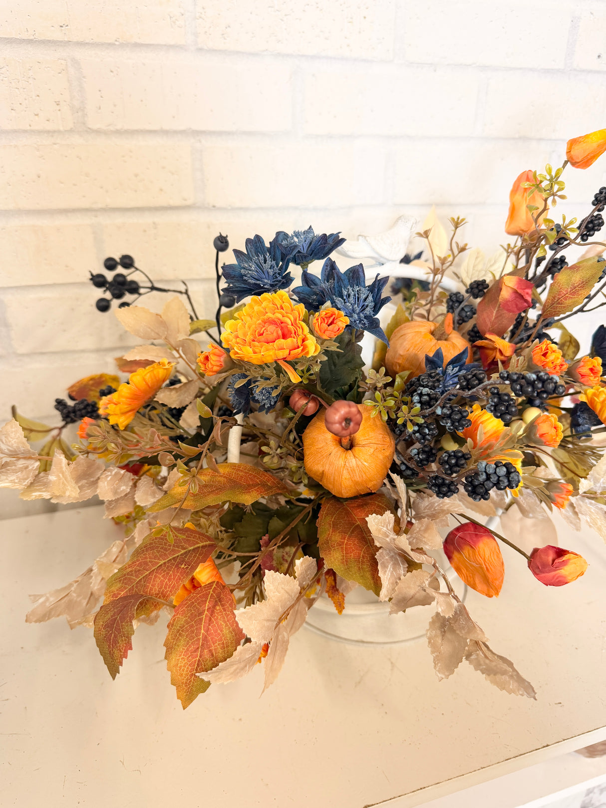 24" Hey There Pumpkin Centerpiece