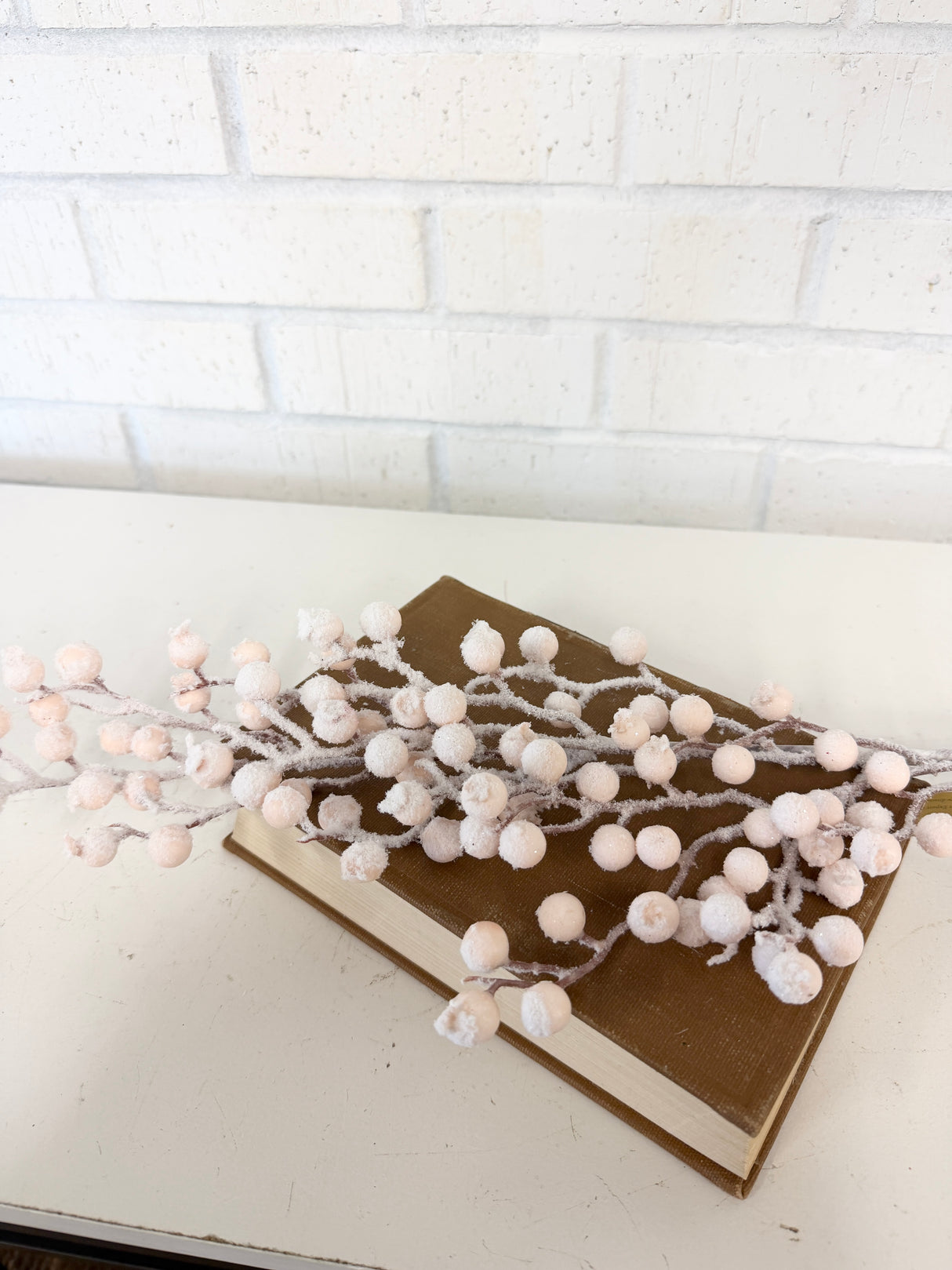 Ivory Snow Berry Stem