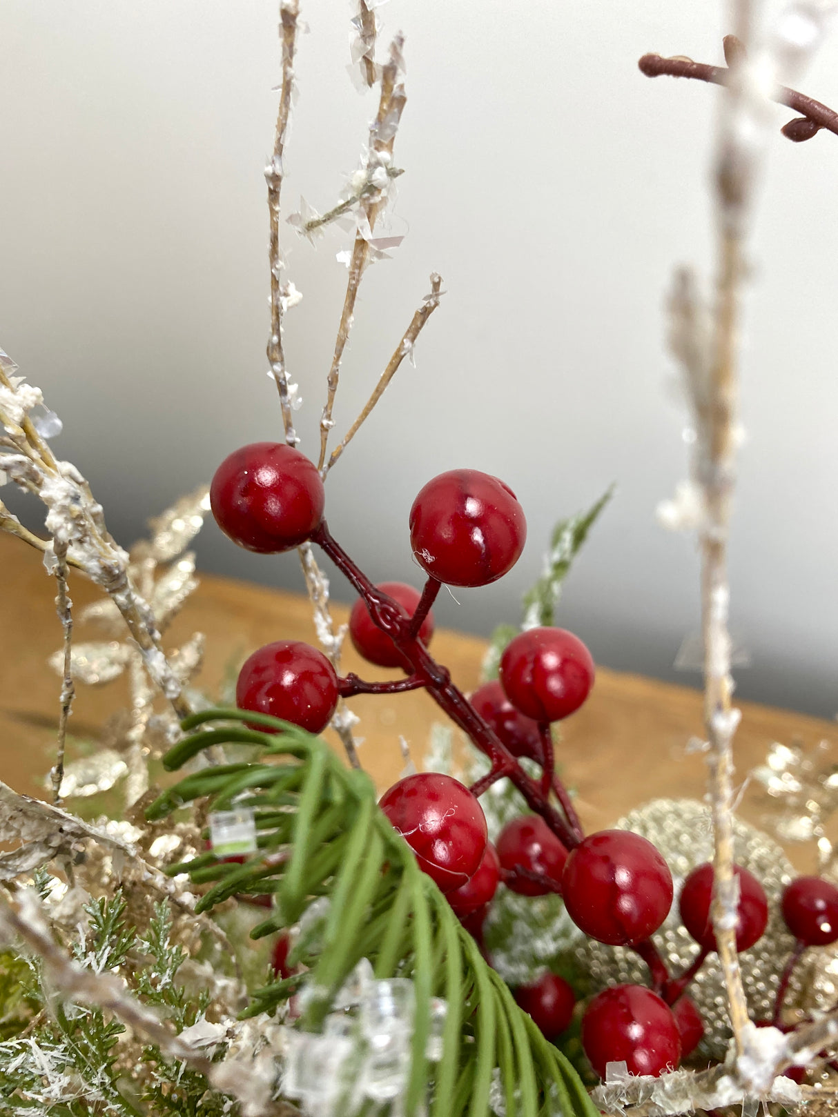 18" Cabin Christmas Glow