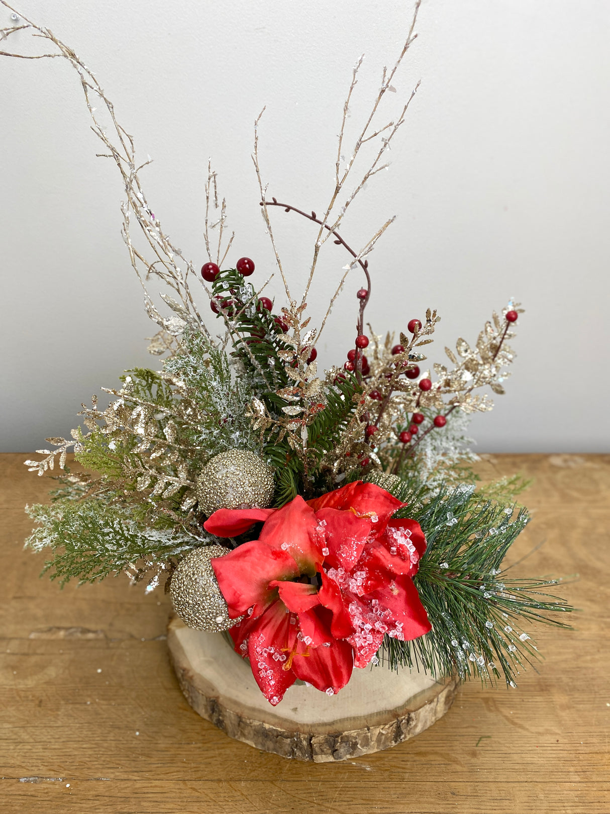 18" Cabin Christmas Glow