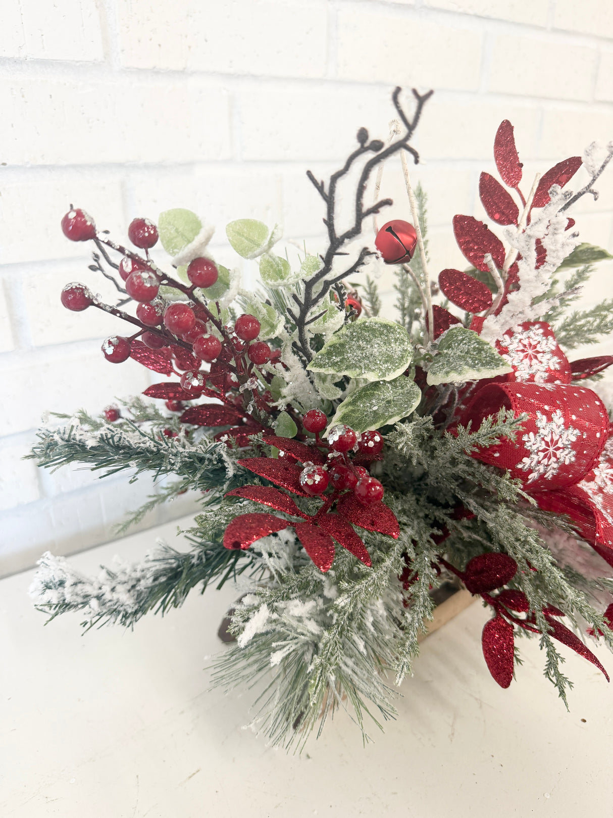 17" Sleigh Ride Centerpiece
