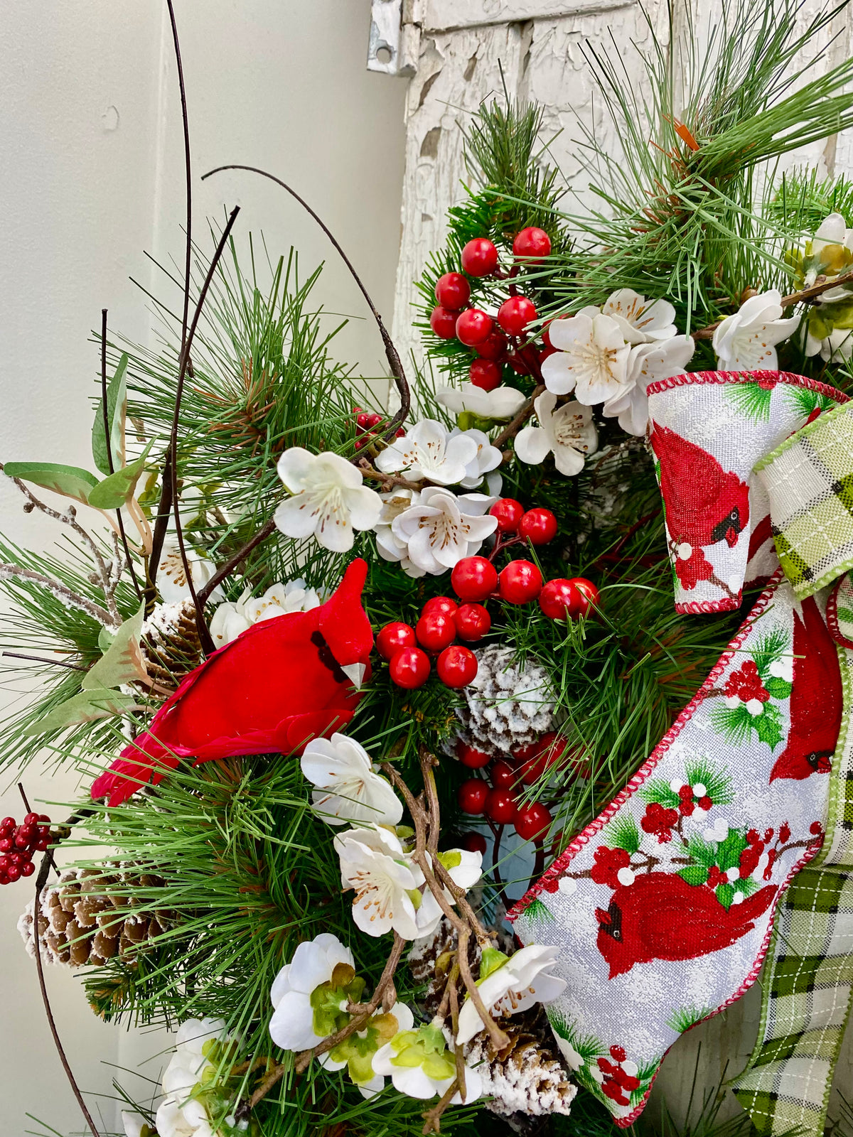 21" Mistletoe Wishes Wreath