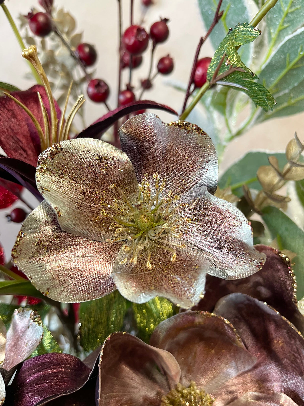 32" Frozen Beauty Centerpiece