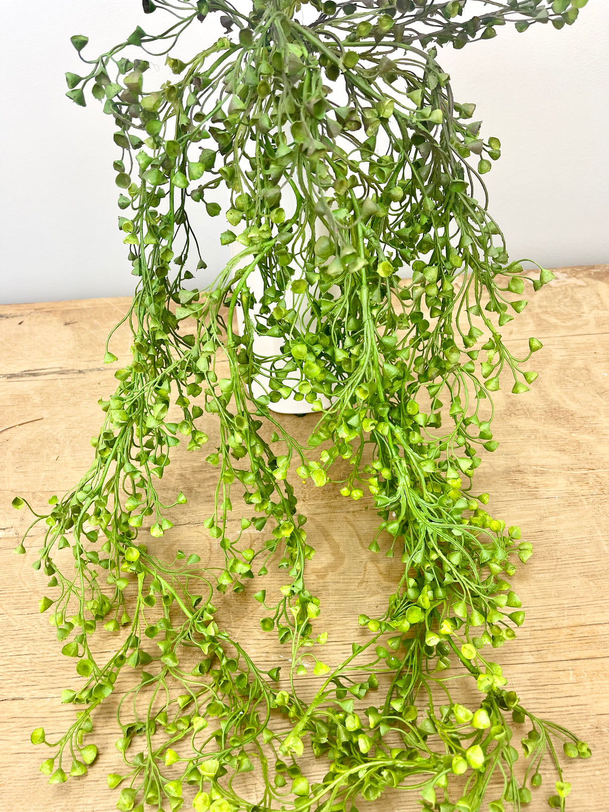 Trumpet Leaf Draping Spray