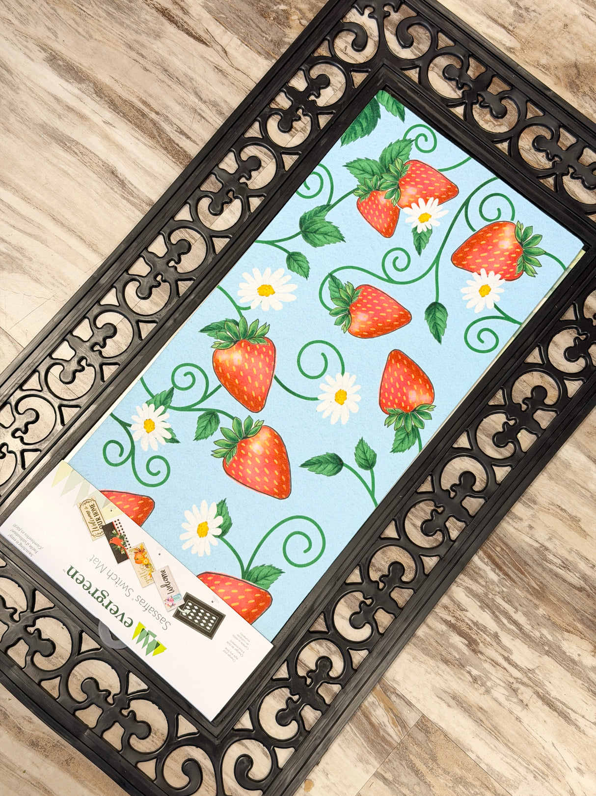 Sweet Strawberries Sassafras Switch Mat