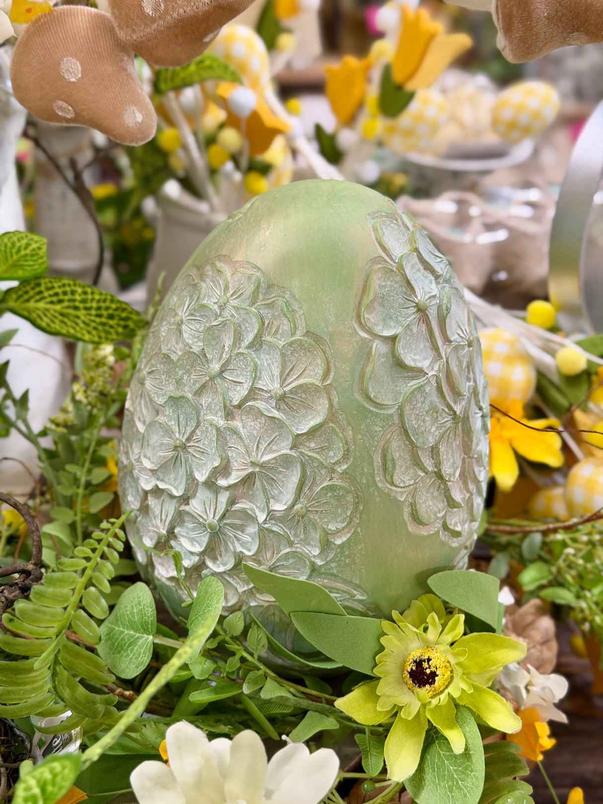 Resin Hydrangea Egg