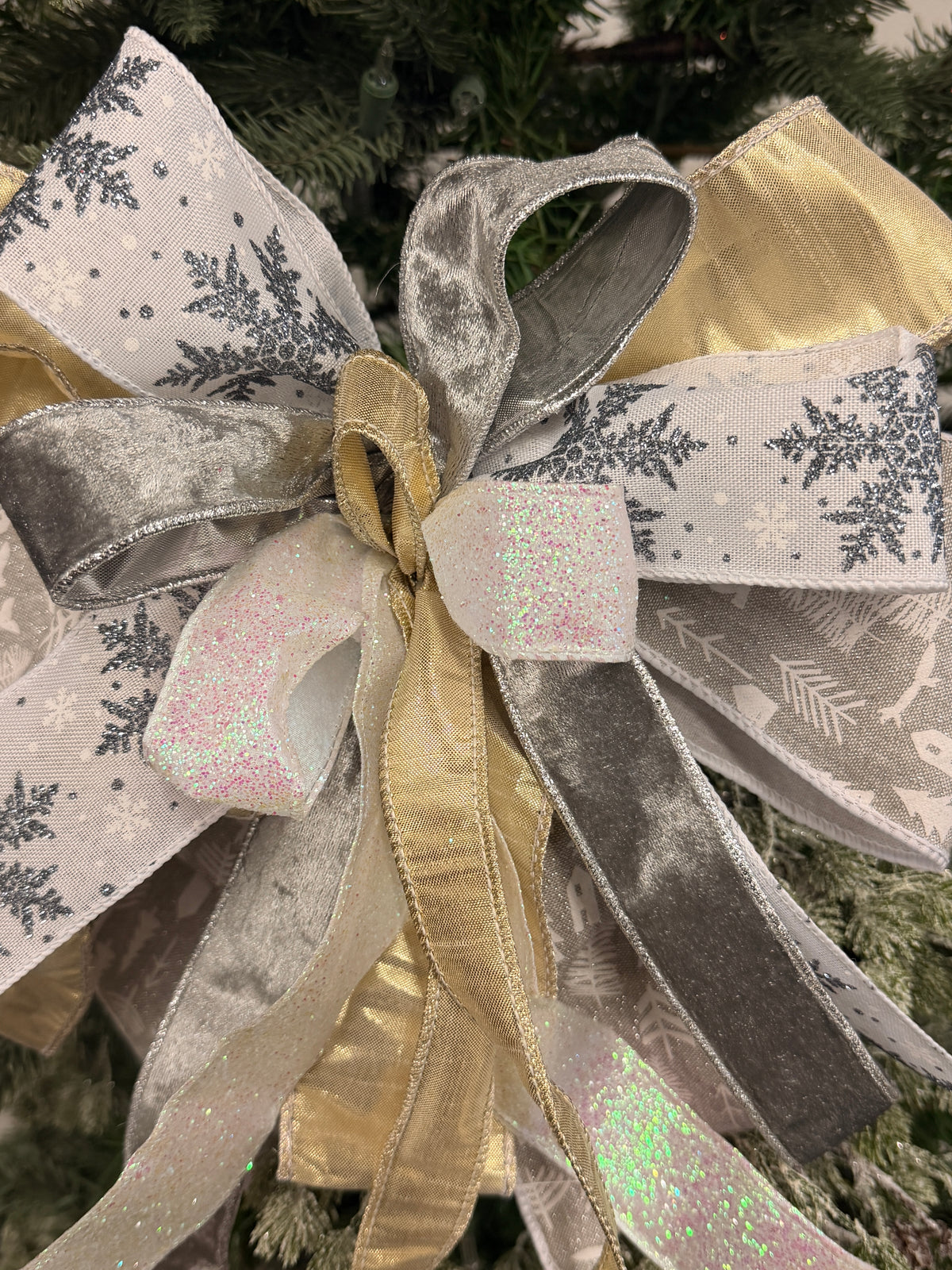 16" Silver Snowflakes Bow