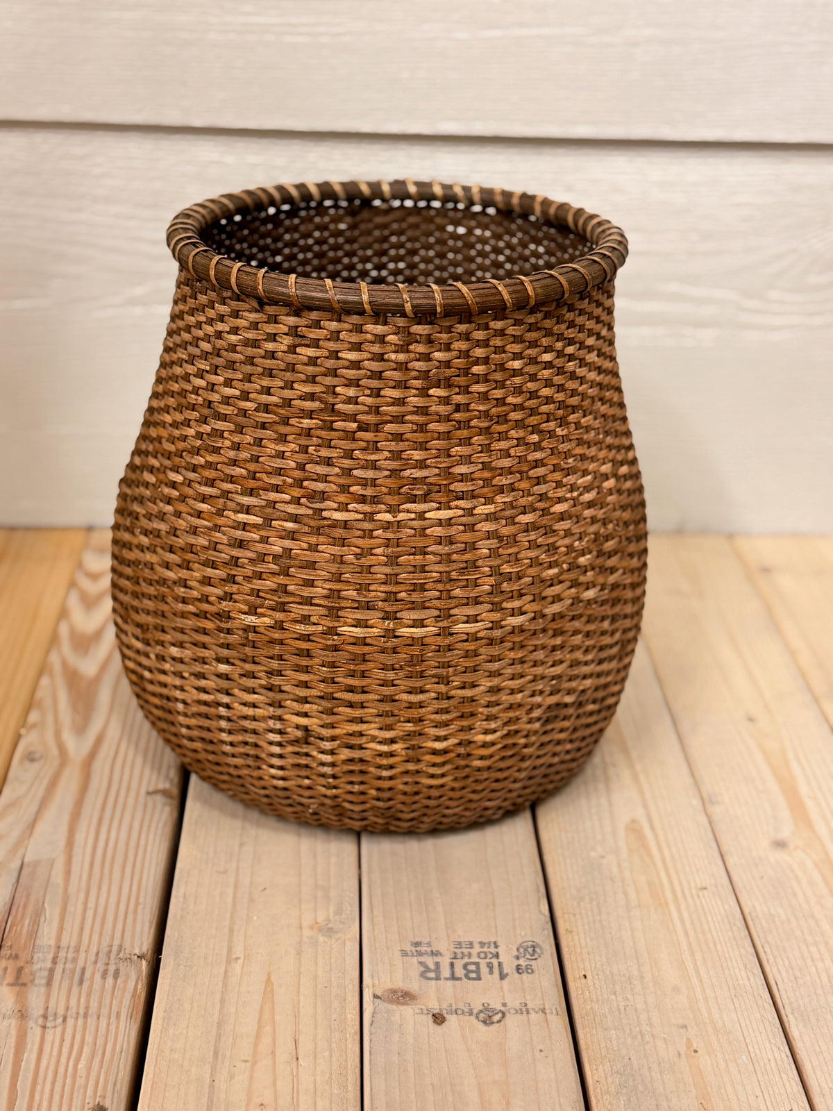 Rattan Urn Baskets - 2 Sizes