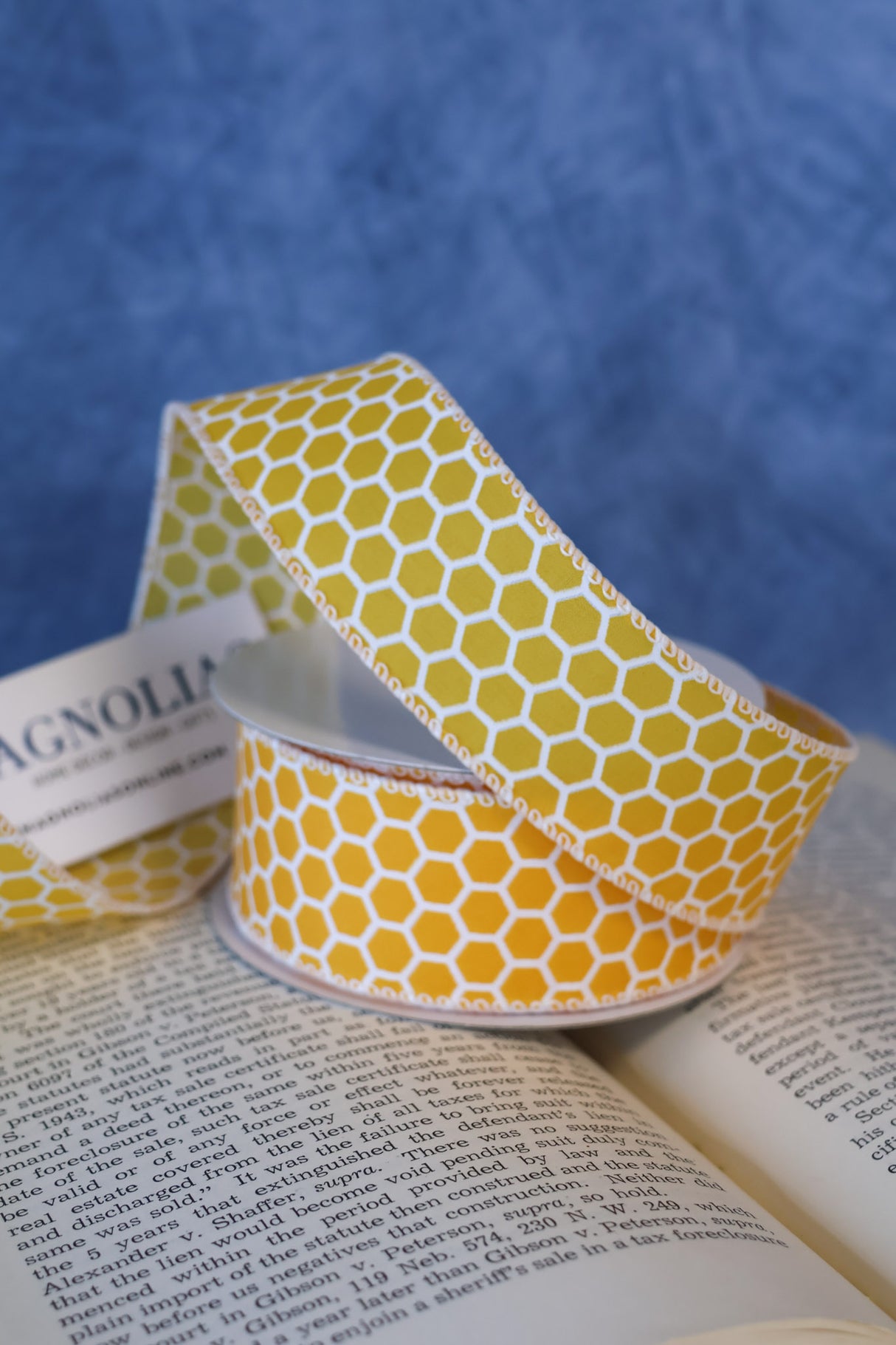 1.5" Buzzing Honeycomb Ribbon Bolt