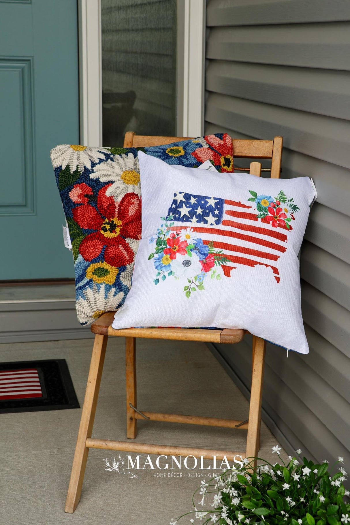 American Classic Indoor/Outdoor Hooked Pillow