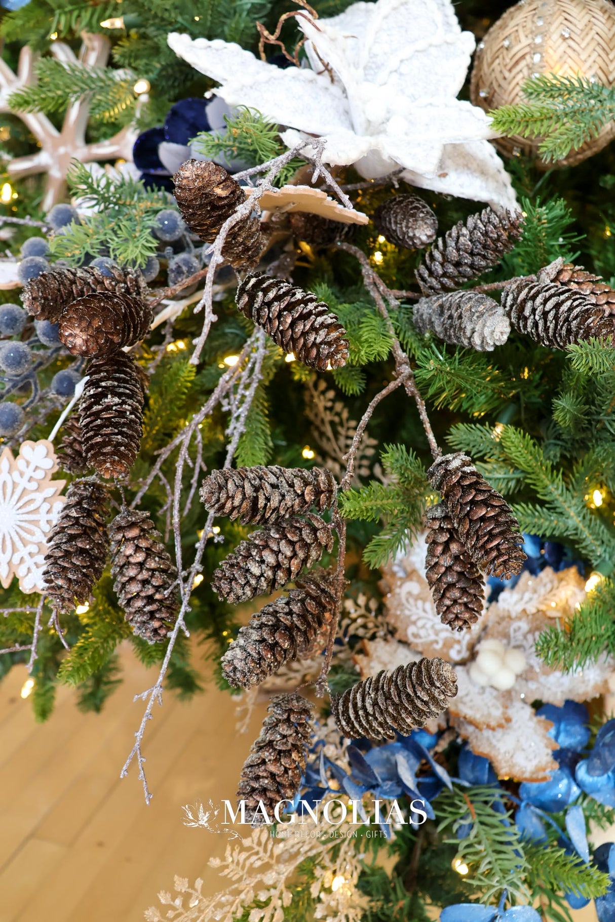 Winter Wish Pinecone Spray