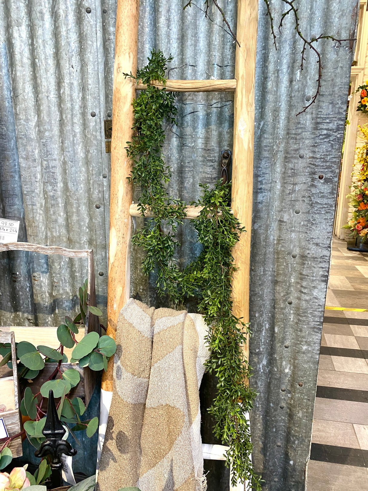 6' New England Boxwood Garland