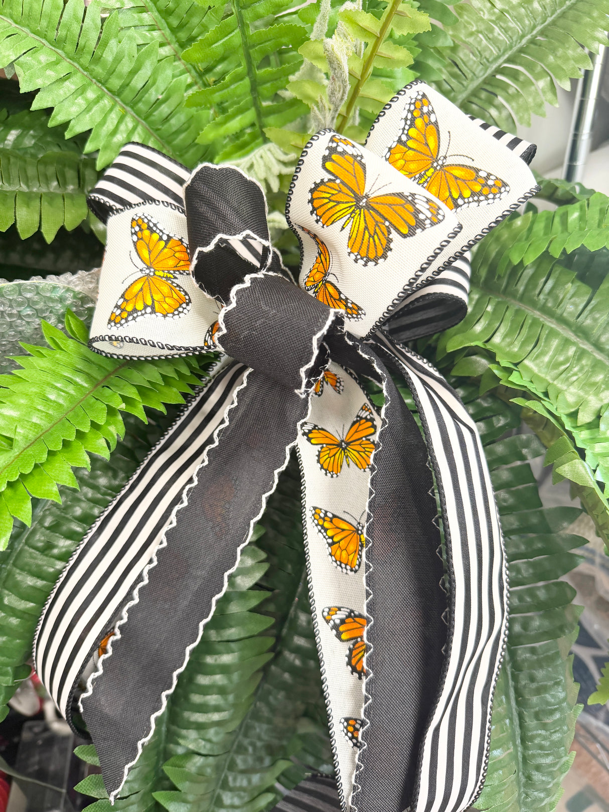 13" Butterfly Kiss Bow