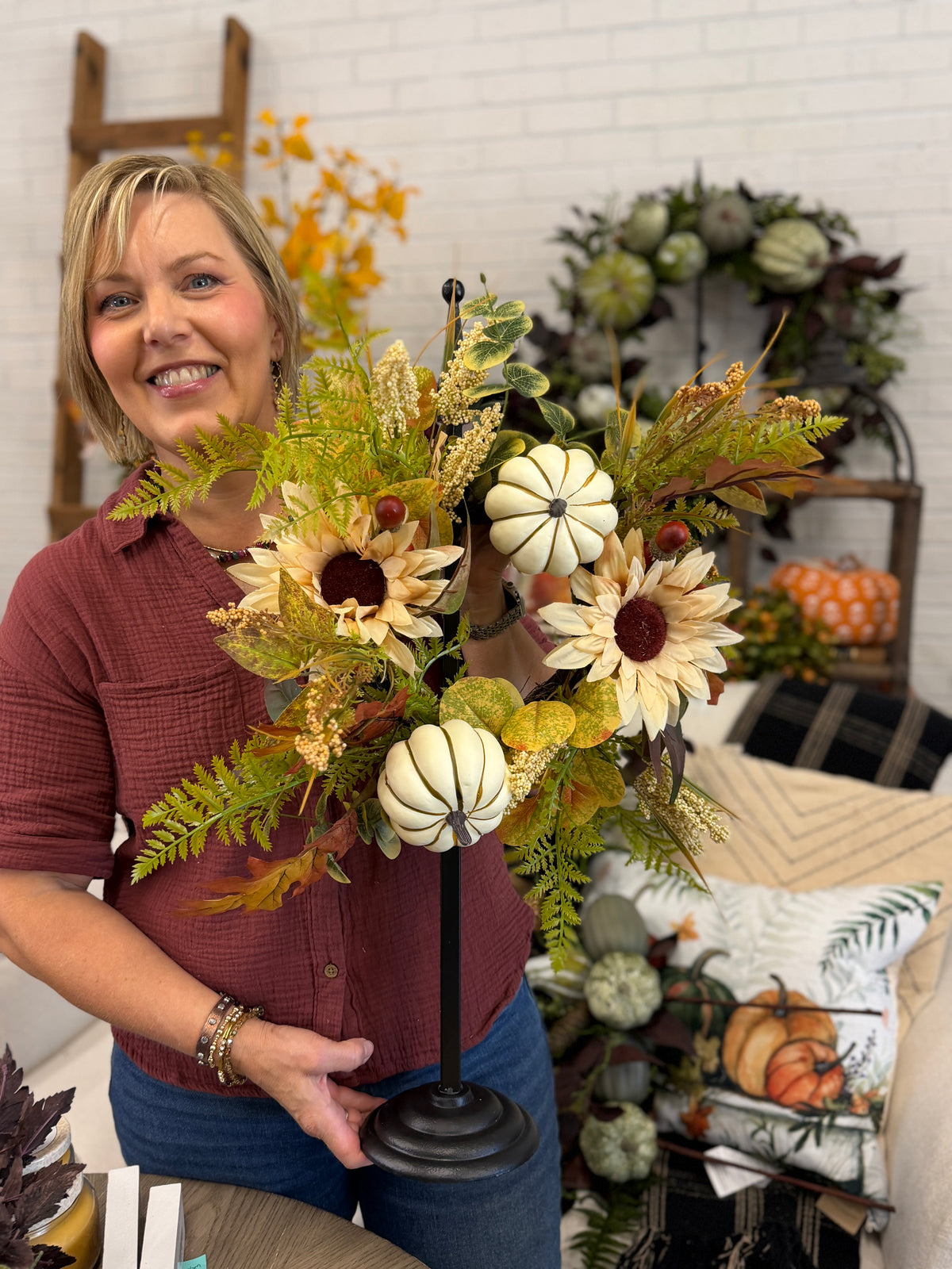 Finial Wreath Holder
